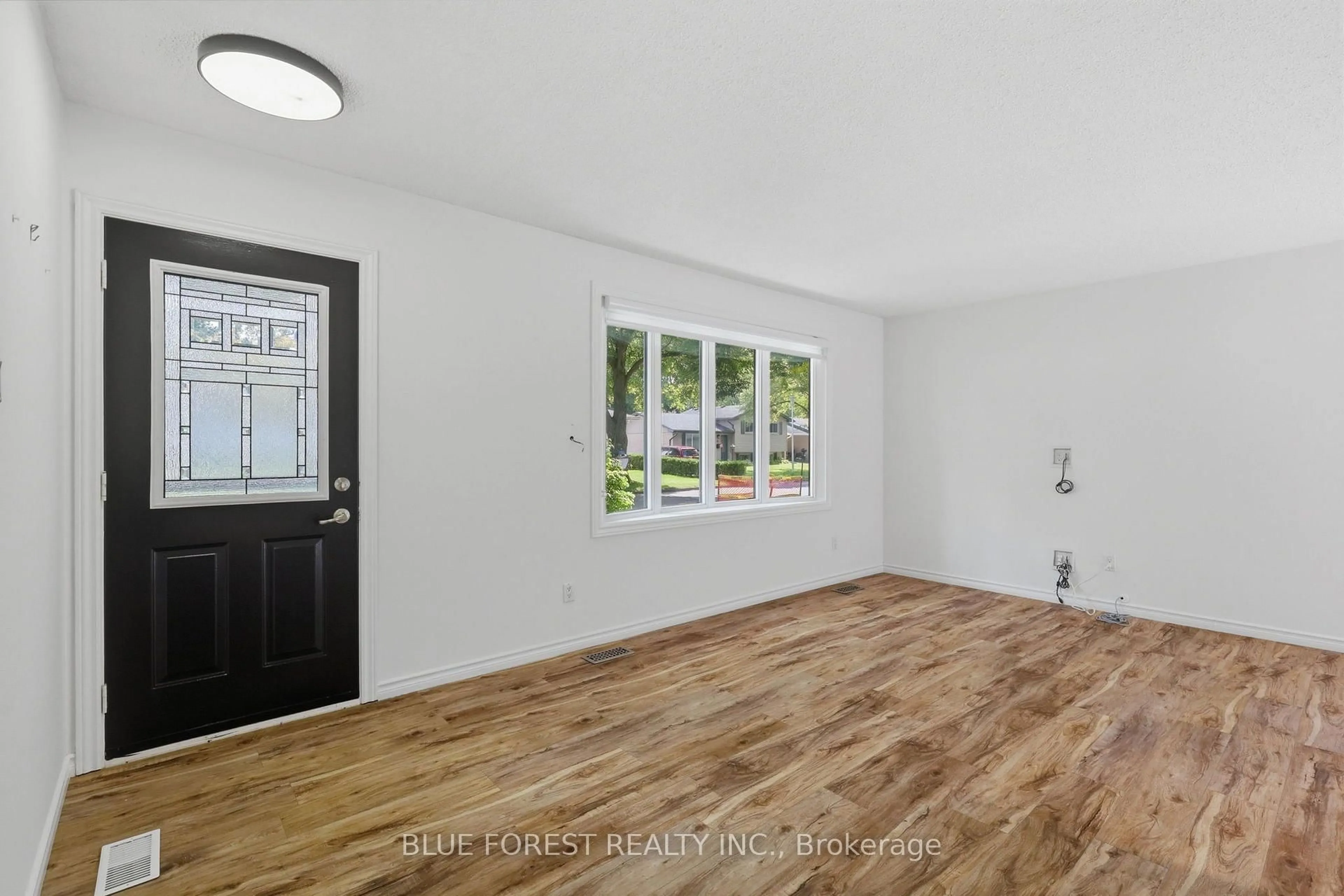 Indoor entryway for 83 Amy Cres, London East Ontario N5Y 4A5