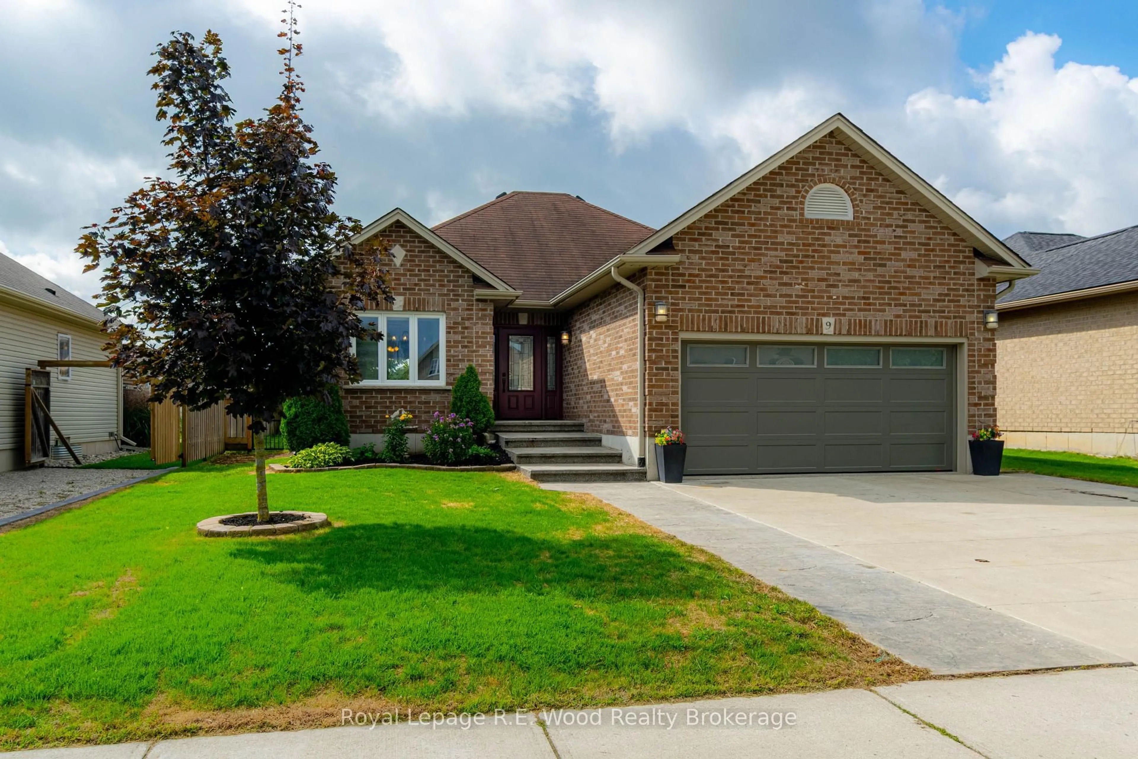 Home with brick exterior material, street for 9 Pollard St, Norwich Ontario N0J 1P0