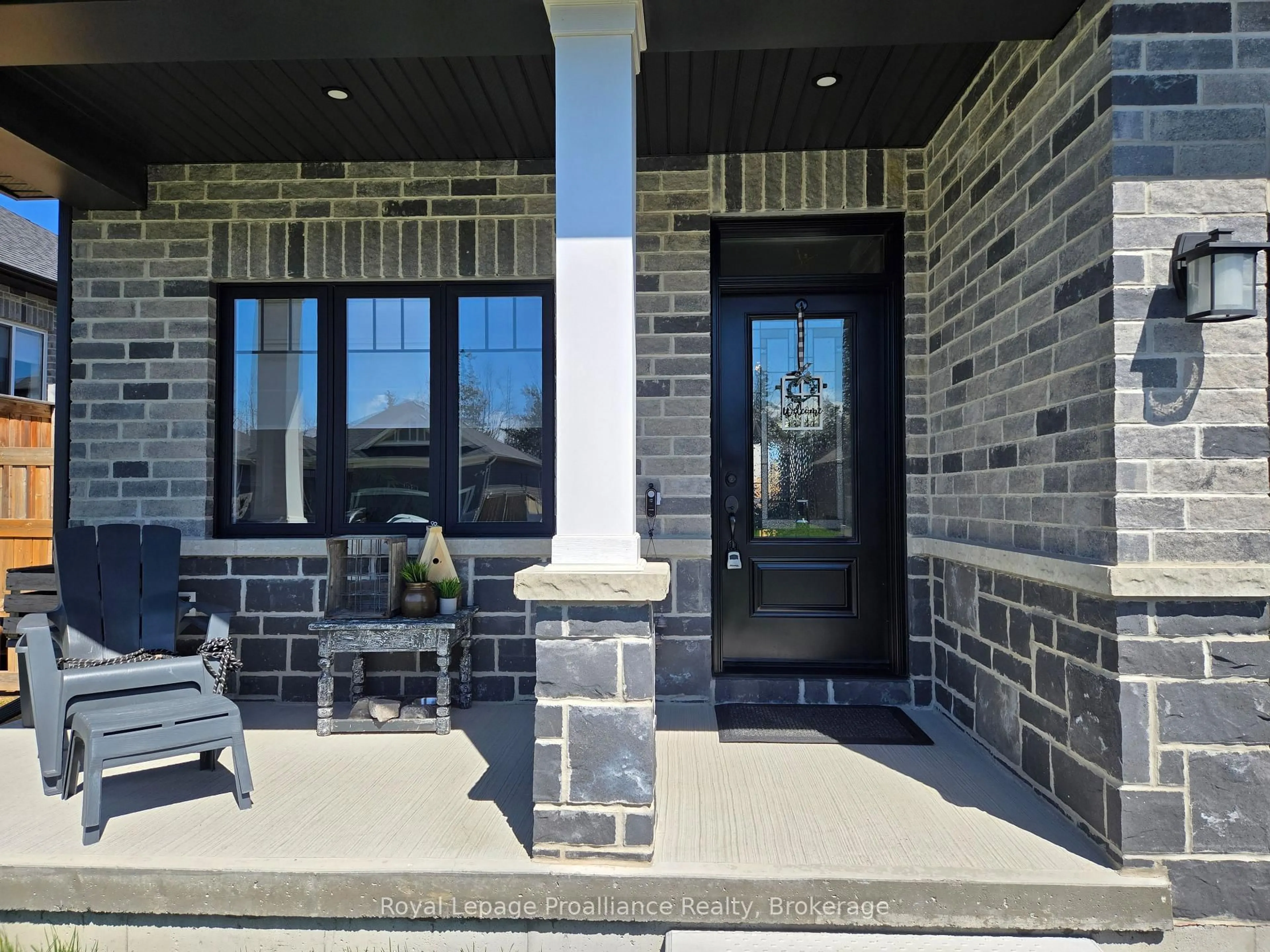 Indoor entryway for 49 Redwood Dr, Belleville Ontario K8N 0K3
