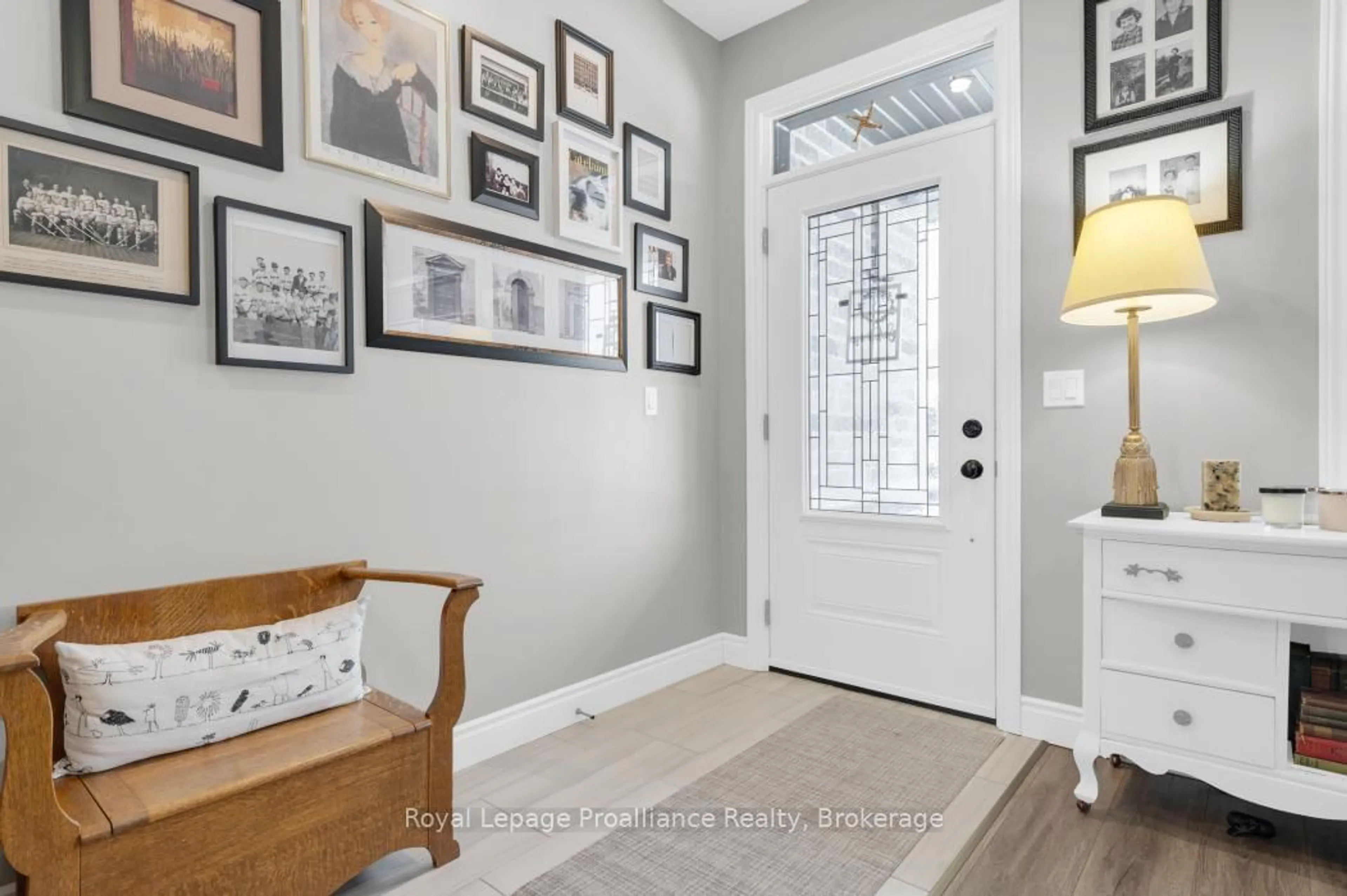 Indoor entryway for 49 Redwood Dr, Belleville Ontario K8N 0K3