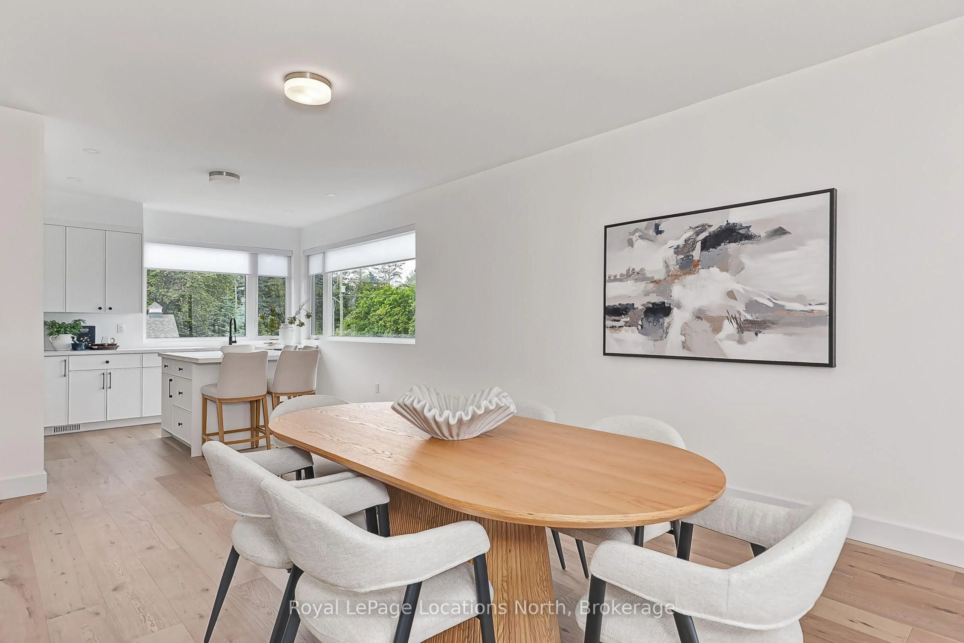Dining room, wood/laminate floor for 25 Lansdowne St #1, Blue Mountains Ontario N0H 2P0