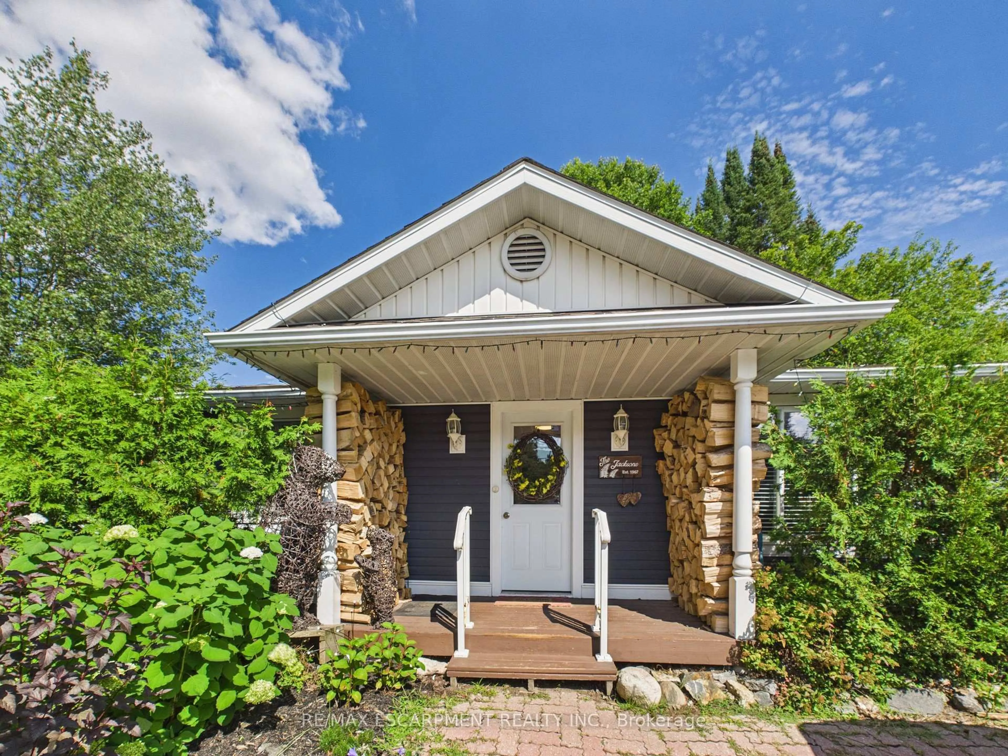 Unknown for 25 Wellington St, Bracebridge Ontario P1L 1E8