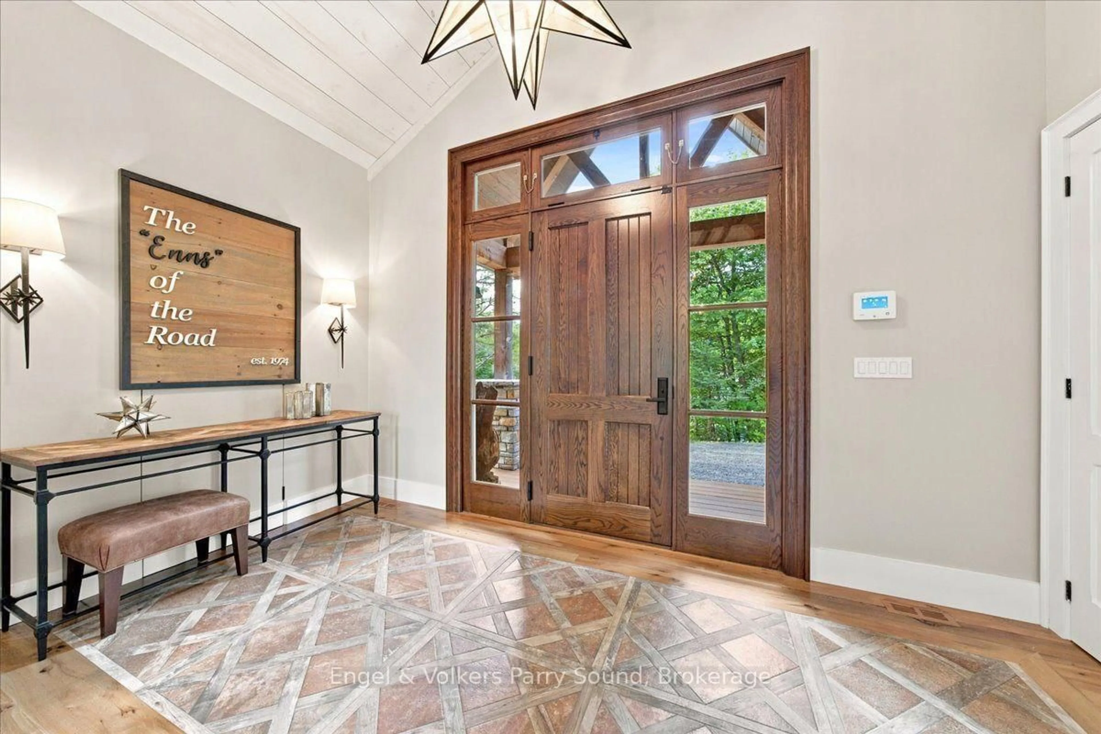 Indoor entryway for 86 Davis Dr, Seguin Ontario P2A 2W8