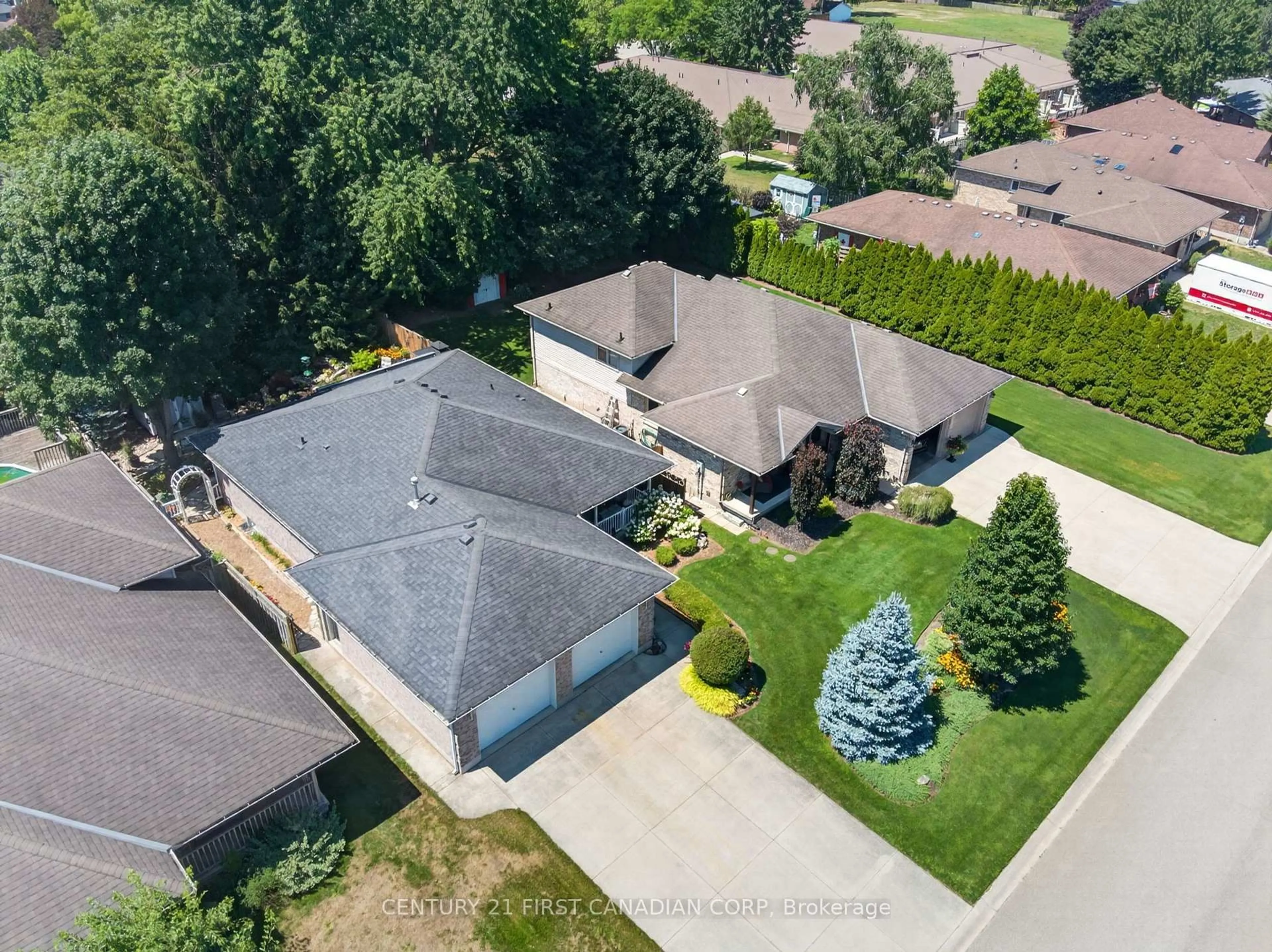 A pic from outside/outdoor area/front of a property/back of a property/a pic from drone, street for 67 Moffatt Lane, Strathroy-Caradoc Ontario N7G 3Z8