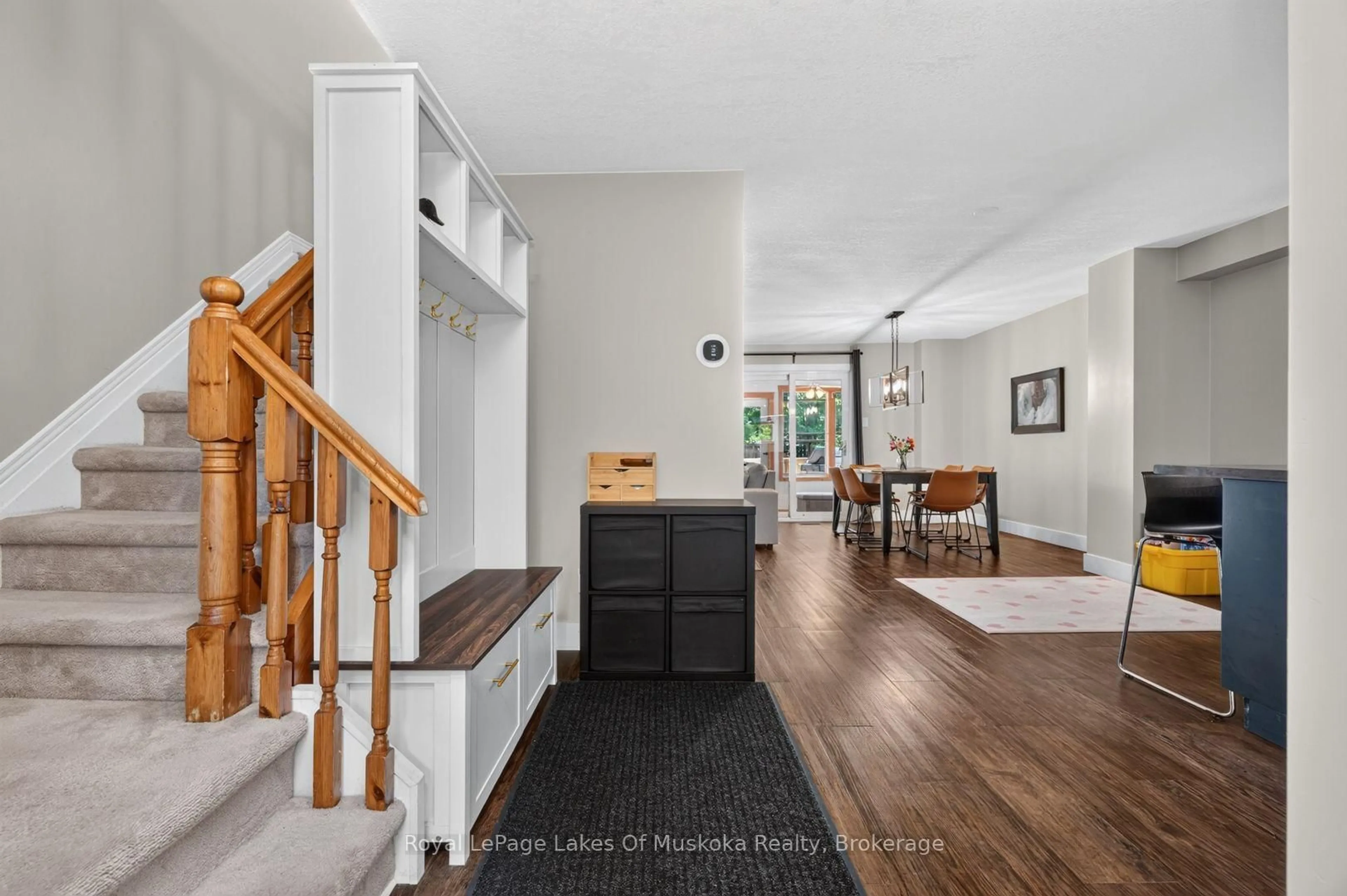 Indoor entryway for 570 John St, Gravenhurst Ontario P1P 1J9