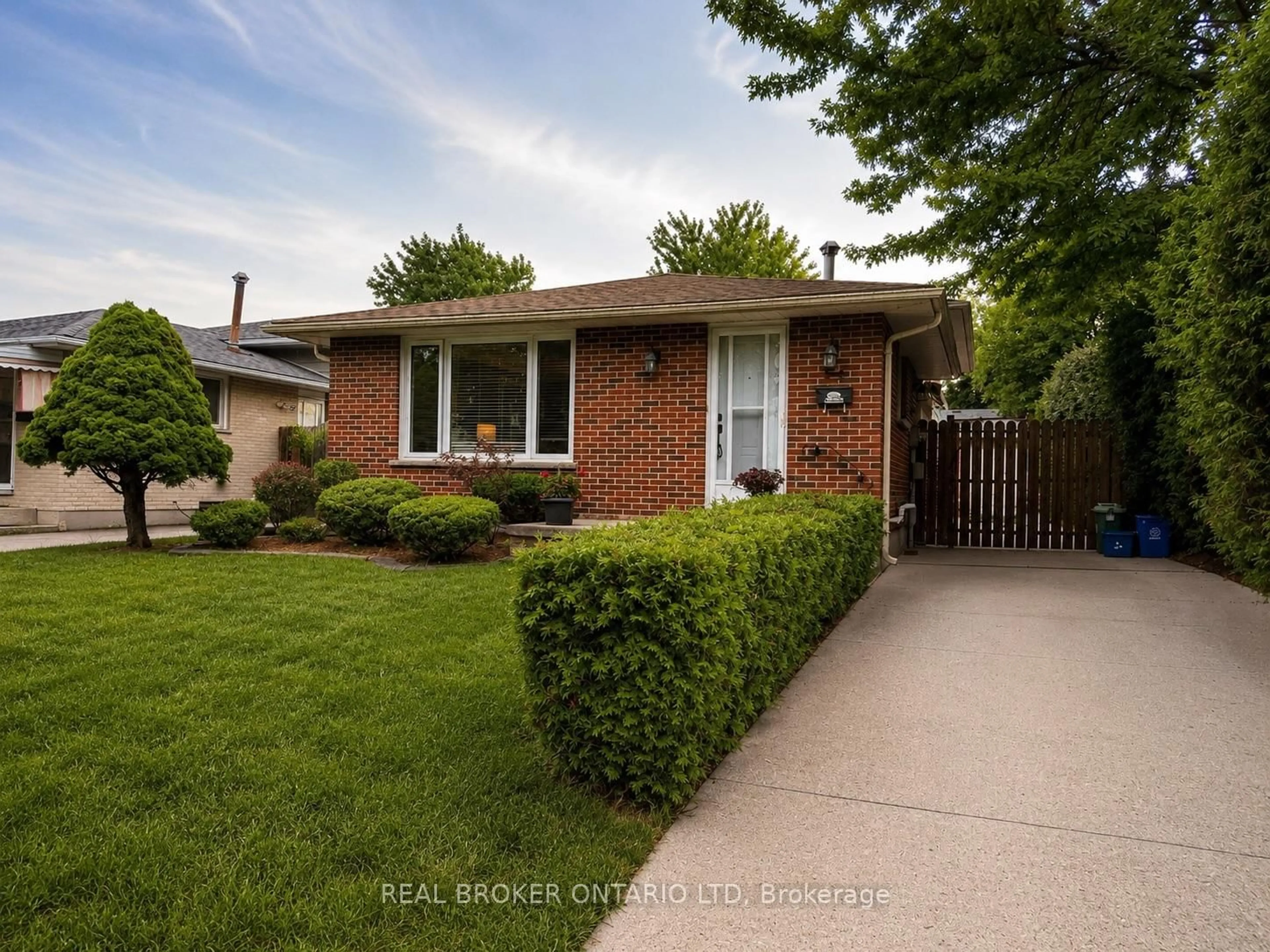 Home with brick exterior material, street for 95 Clifton Cres, London South Ontario N6C 3V9
