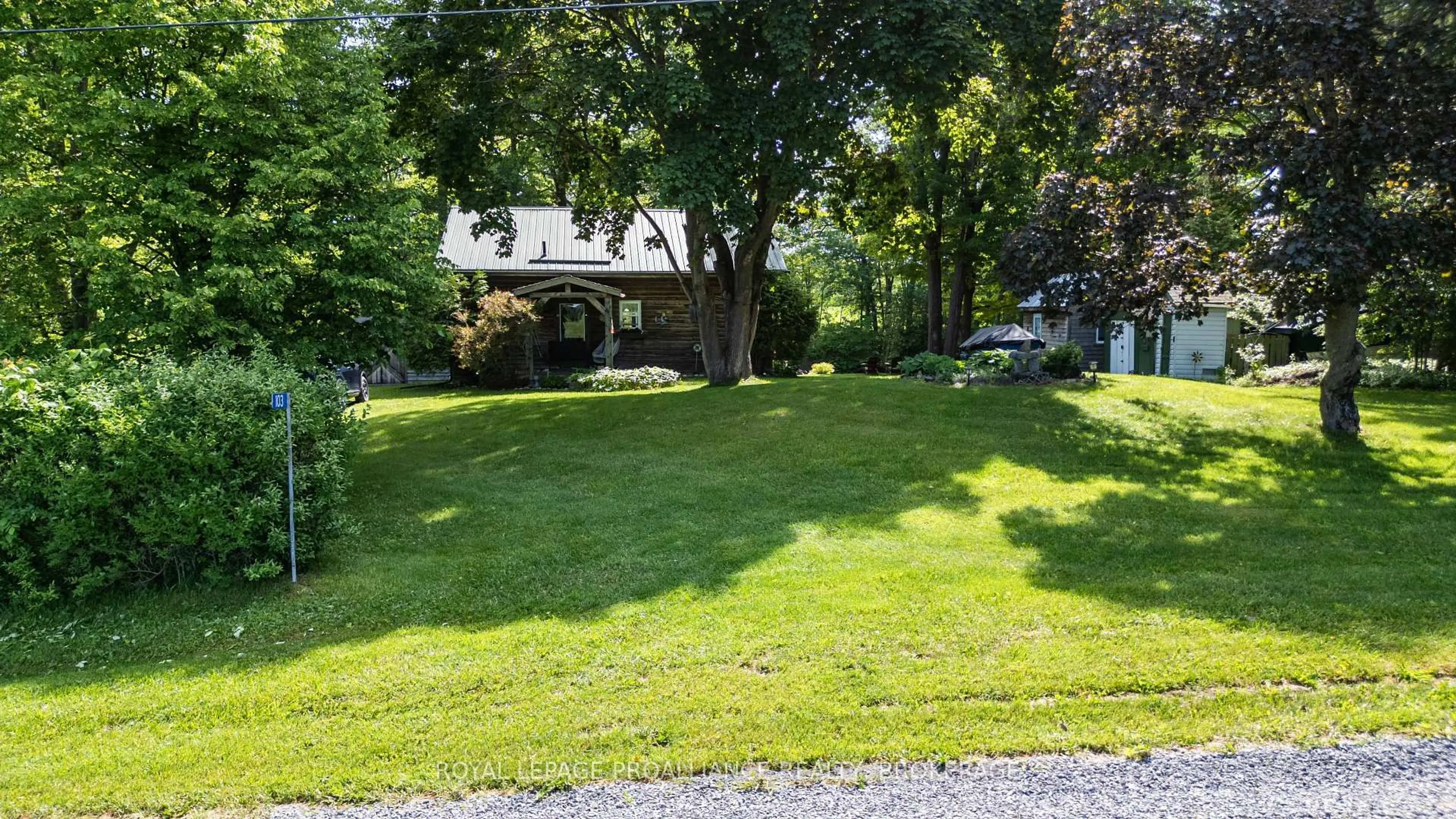 A pic from outside/outdoor area/front of a property/back of a property/a pic from drone, street for 103 Estate Rd, Leeds and the Thousand Islands Ontario K0E 1N0