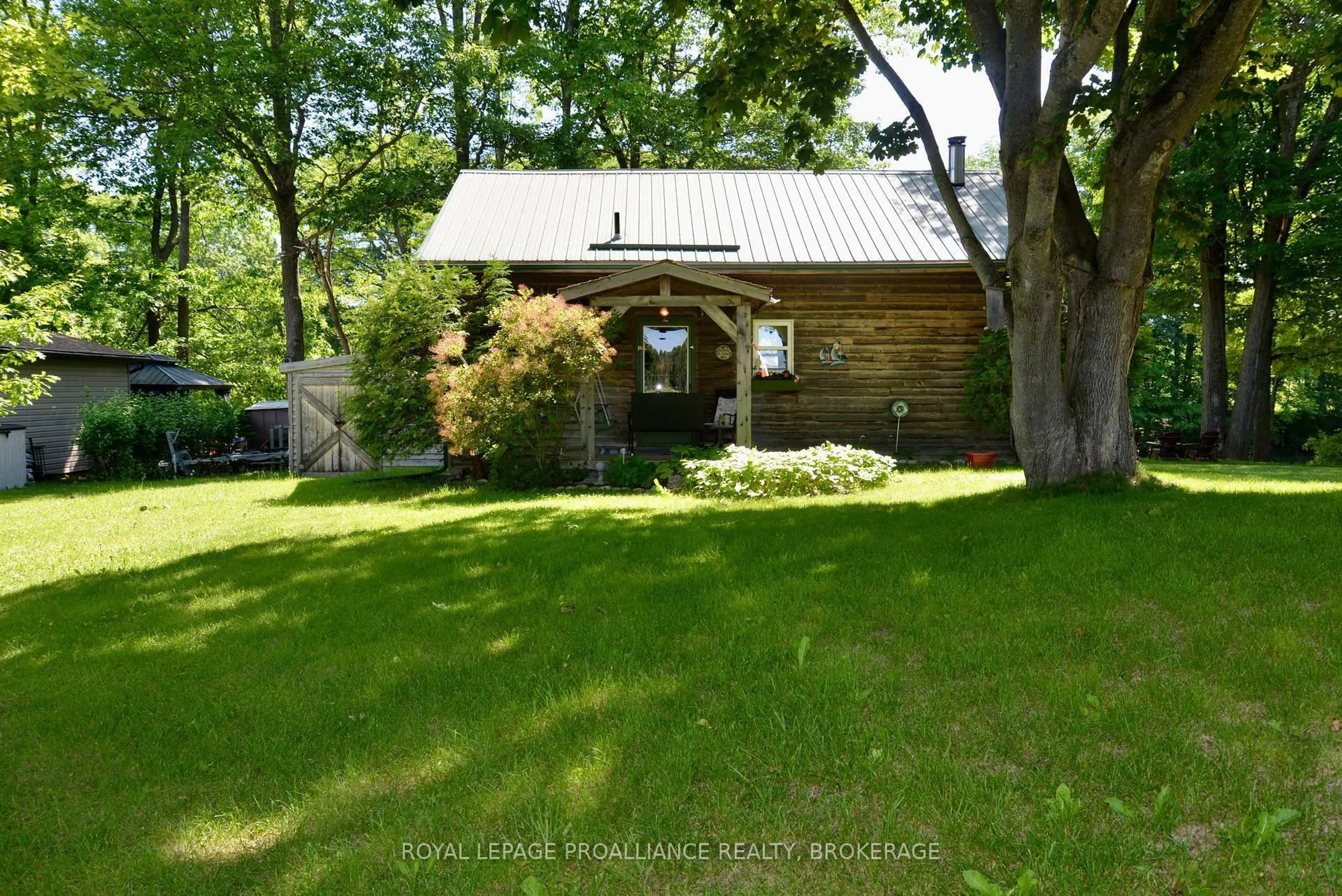 Shed for 103 Estate Rd, Leeds and the Thousand Islands Ontario K0E 1N0