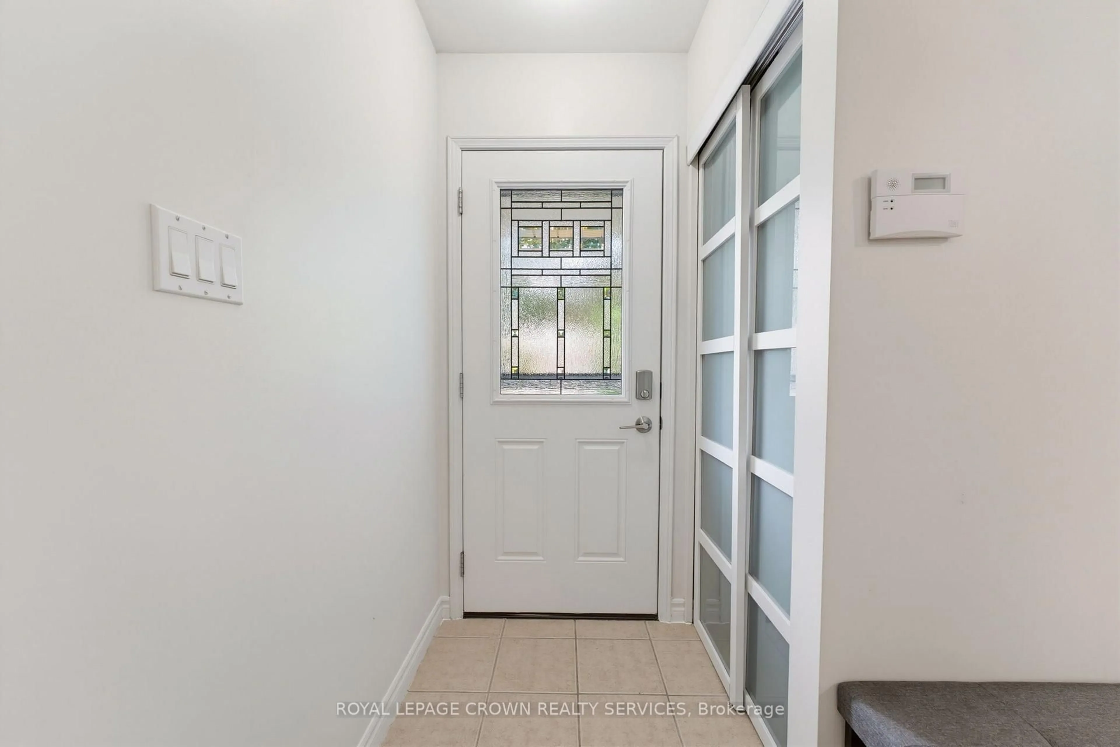 Indoor entryway for 195 Grulke St, Kitchener Ontario N2A 2S6