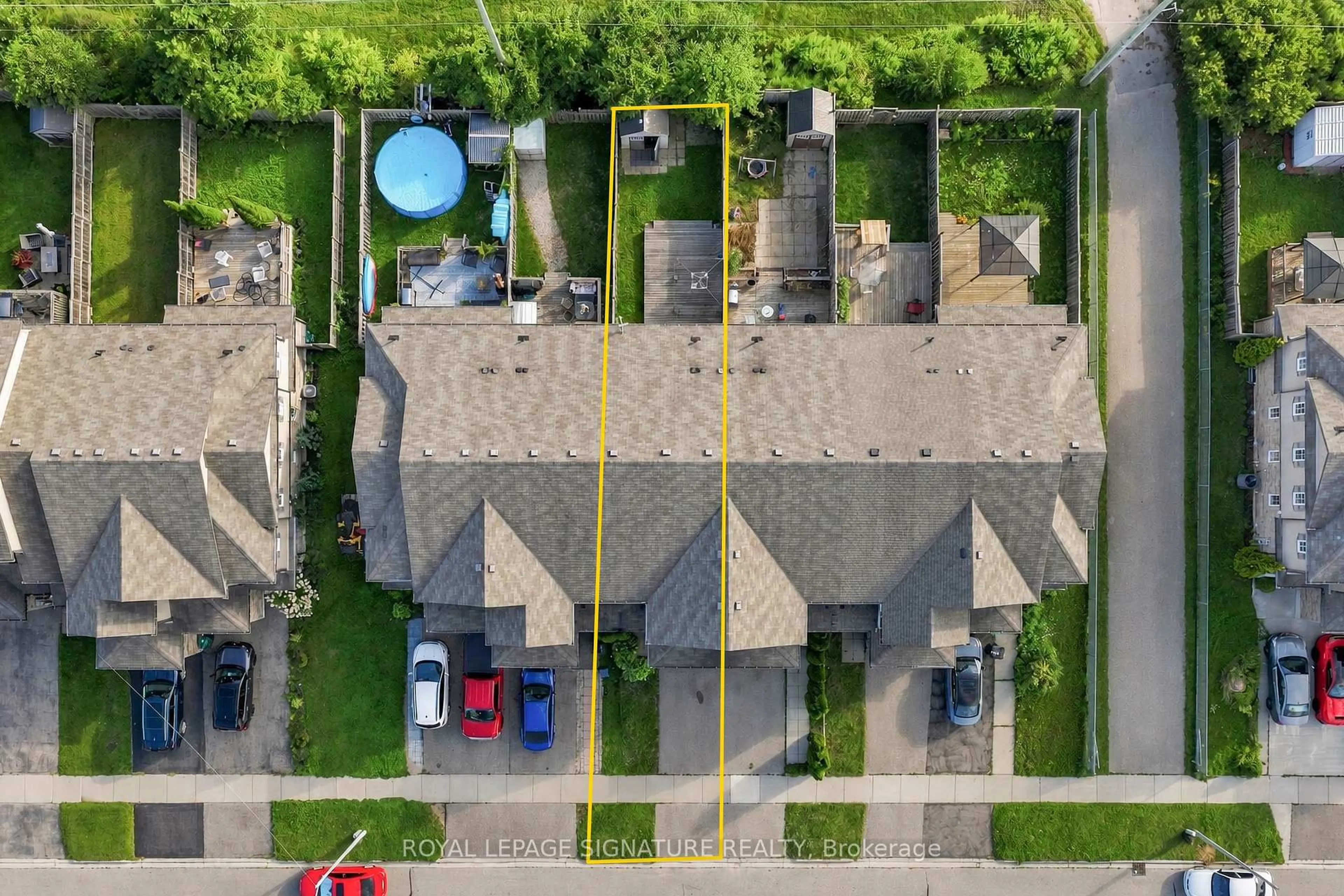 A pic from outside/outdoor area/front of a property/back of a property/a pic from drone, street for 63 Sorrento St, Kitchener Ontario N2R 0A4