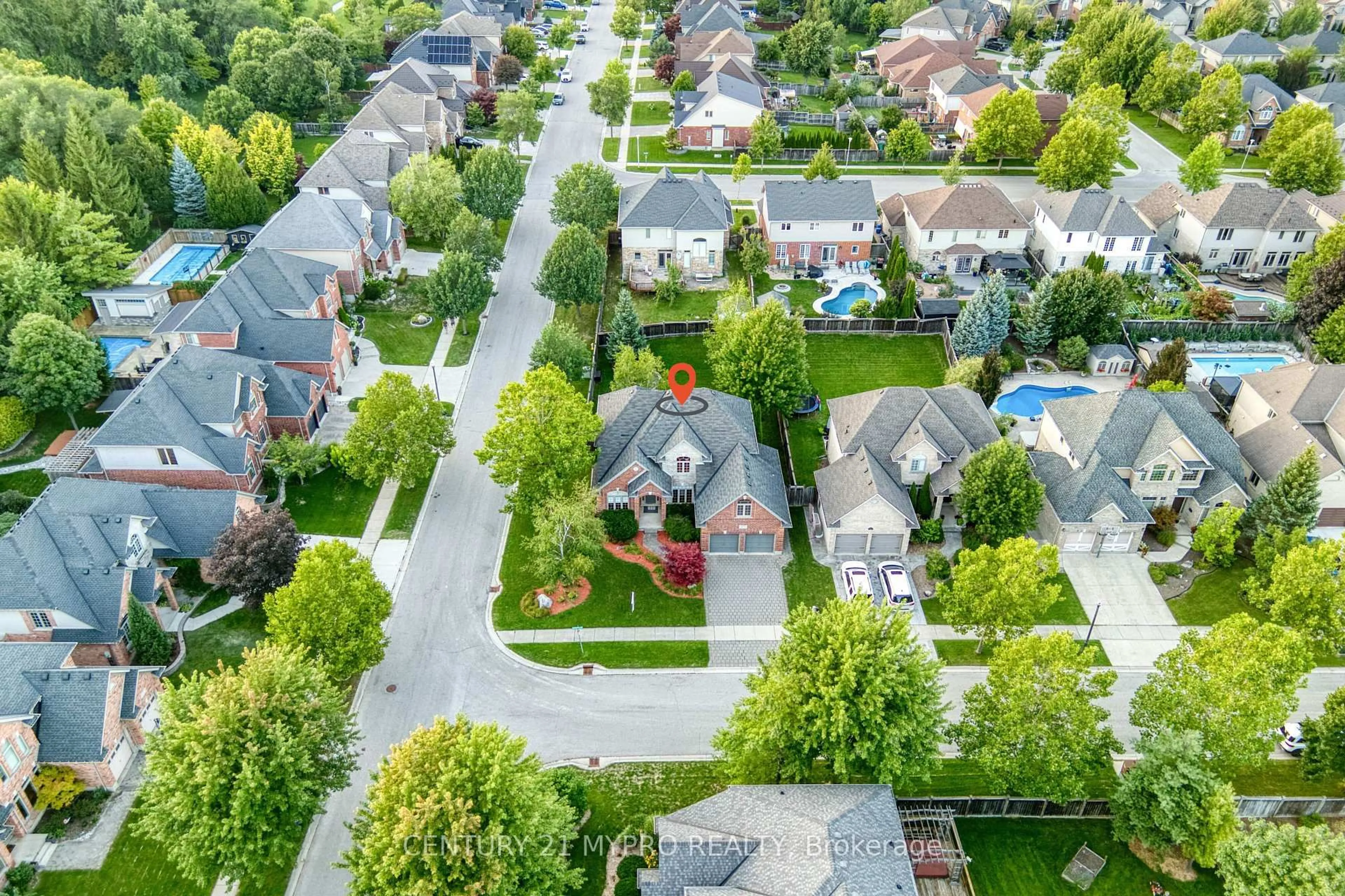 A pic from outside/outdoor area/front of a property/back of a property/a pic from drone, street for 223 Elderberry Ave, London North Ontario N5X 0A1