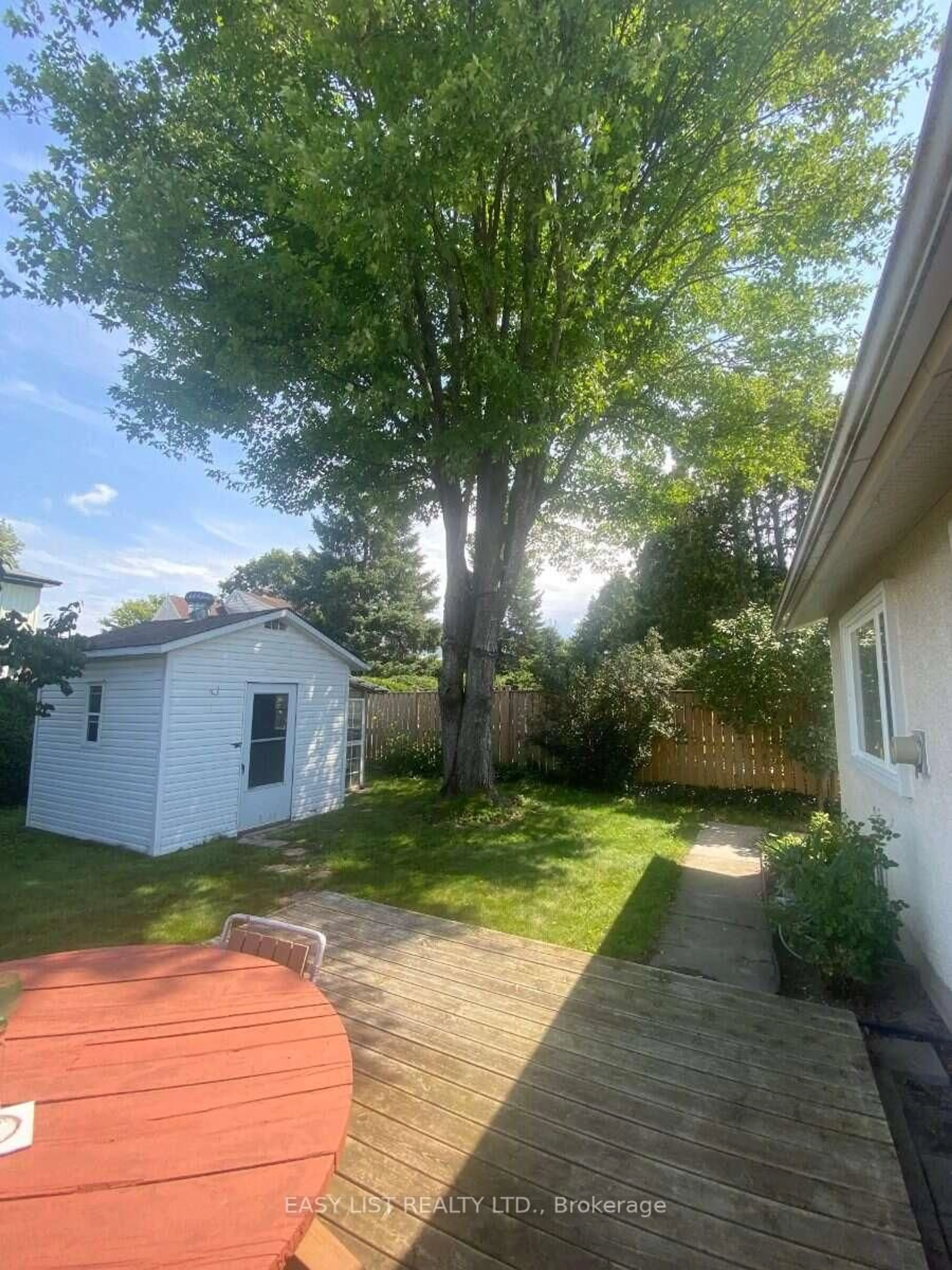 Unknown for 2154 Dutton Cres, Ottawa Ontario K1J 6K4