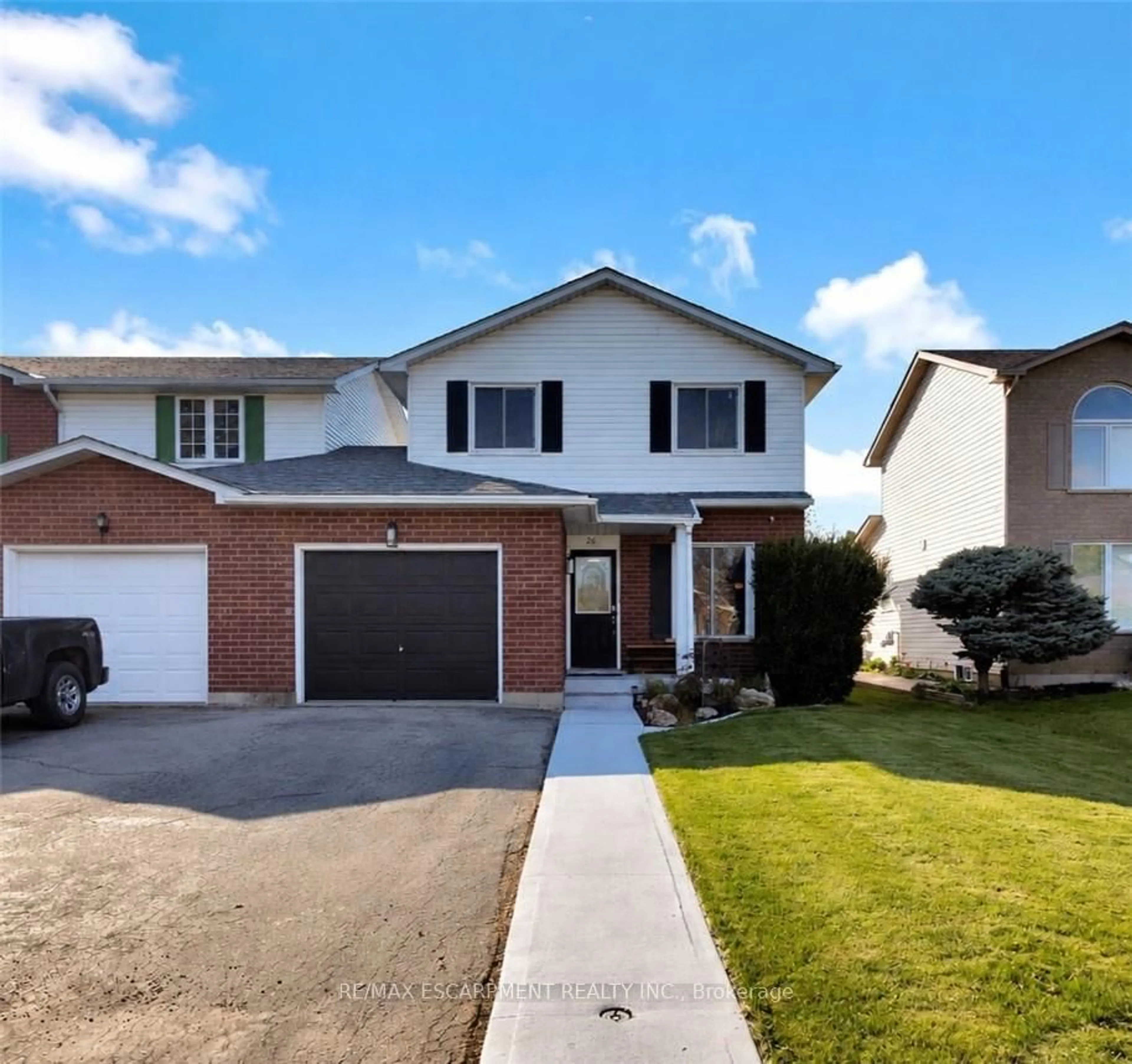 Home with vinyl exterior material, street for 26 Scottacres Blvd, Haldimand Ontario N3W 2K2