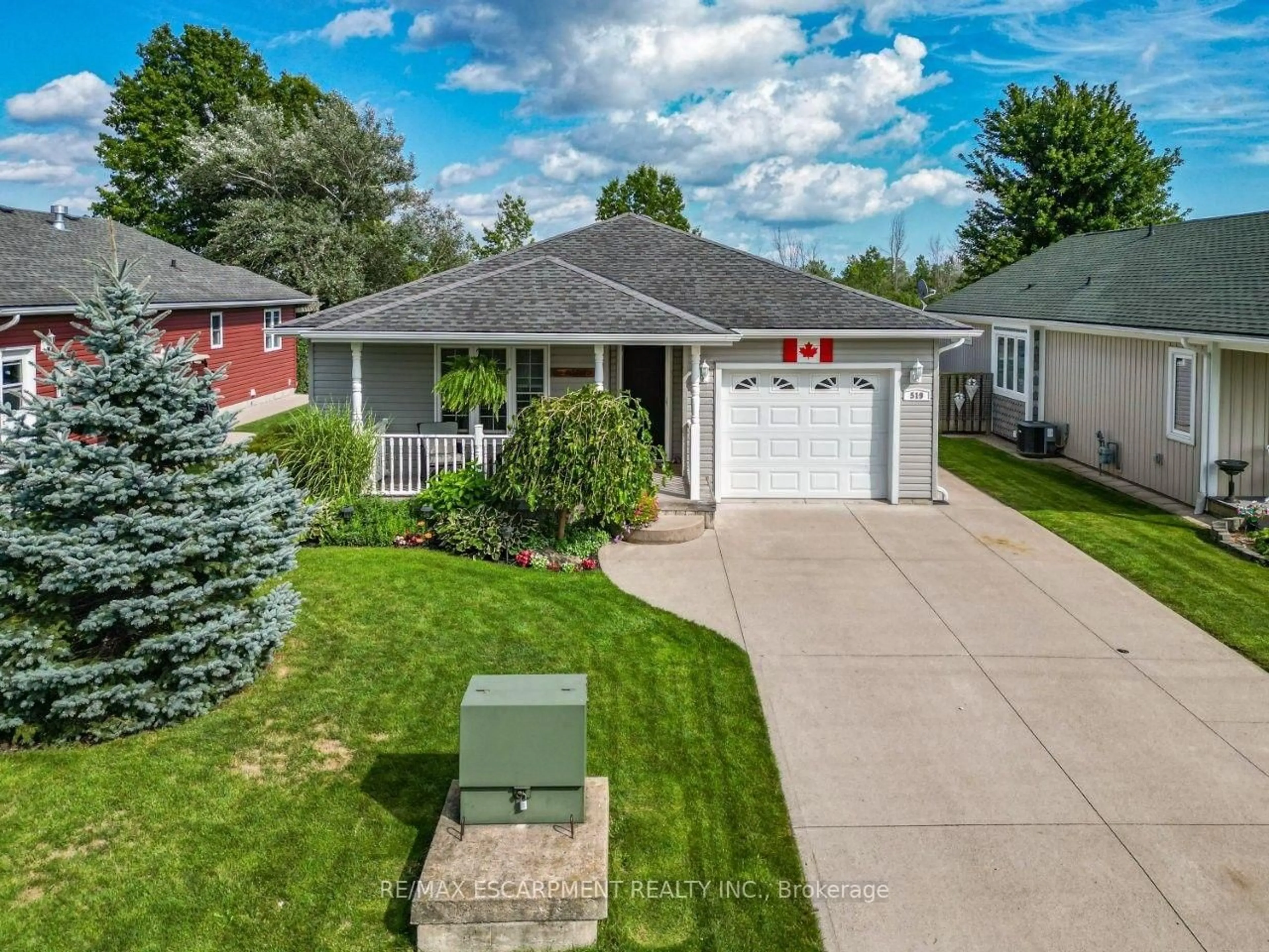 A pic from outside/outdoor area/front of a property/back of a property/a pic from drone, street for 3033 Townline Rd #519, Fort Erie Ontario L0S 1S1