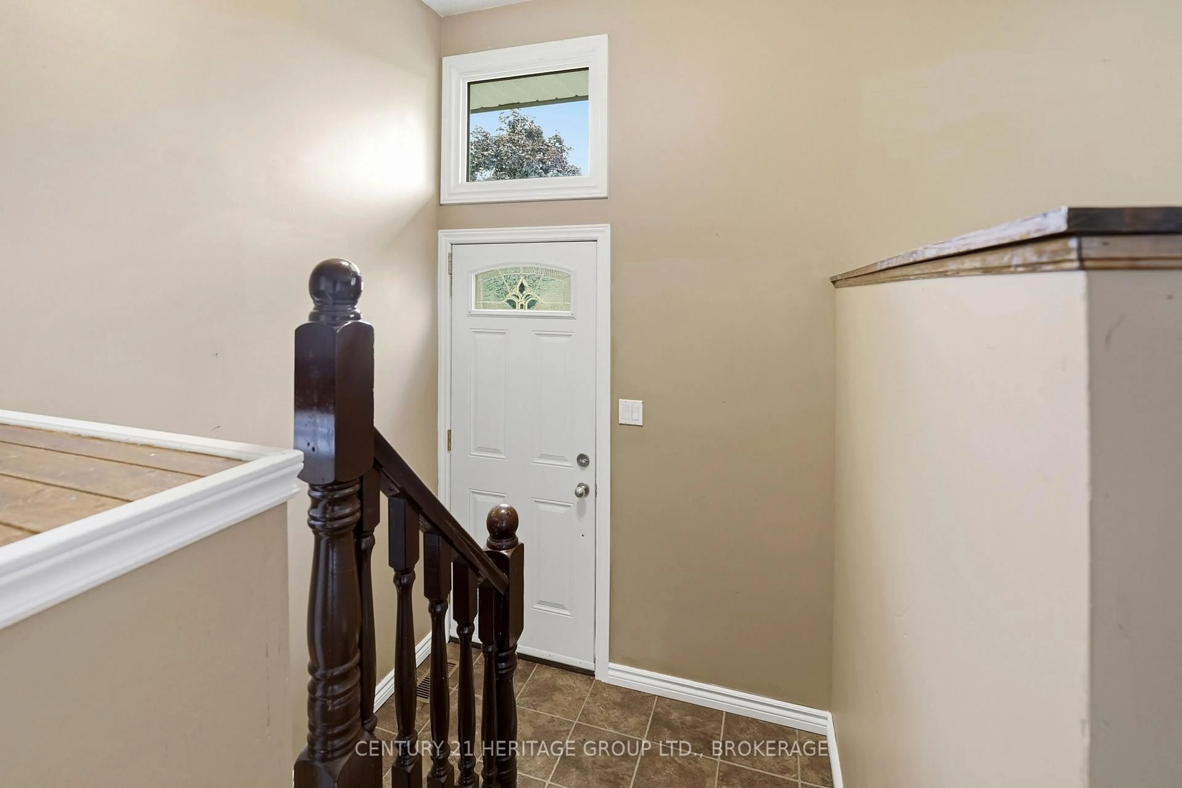 Indoor entryway for 278 Lester Rd, Trenton Ontario K8V 5P8