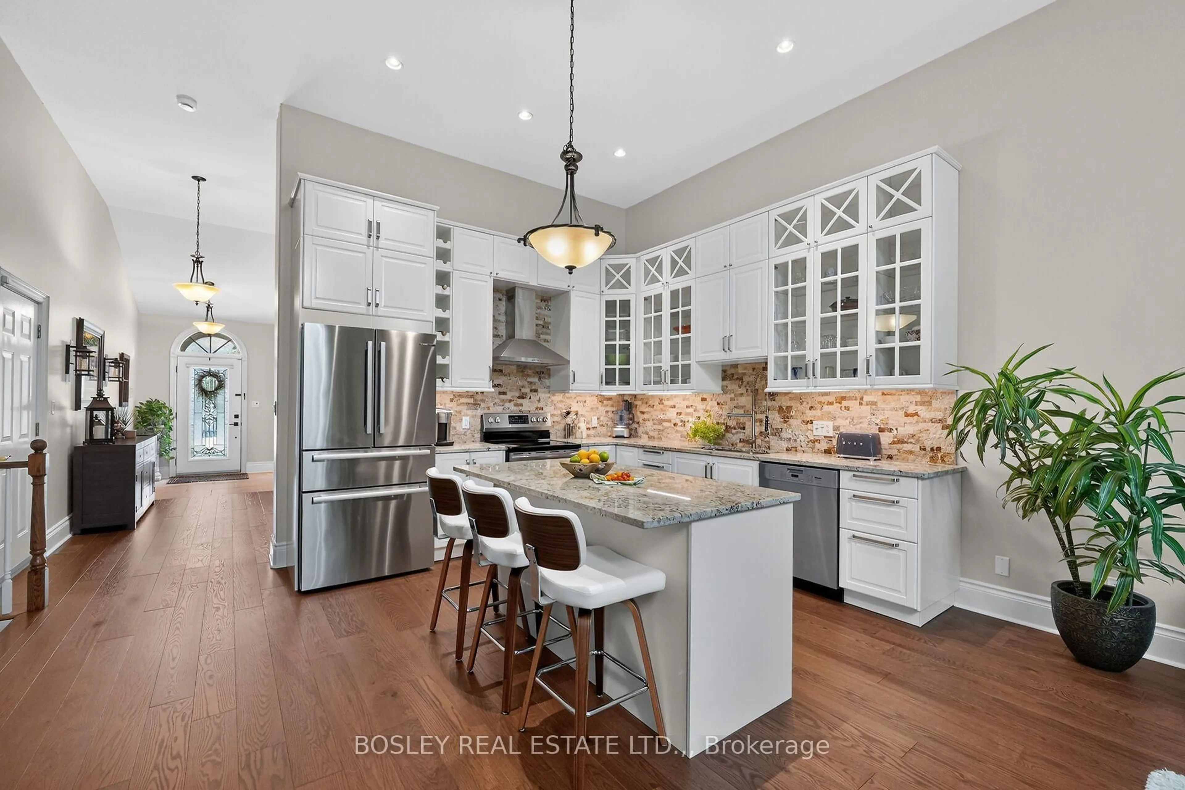 Open concept kitchen, ceramic/tile floor for 33 Bay Berry Lane, Niagara-on-the-Lake Ontario L0S 1J0