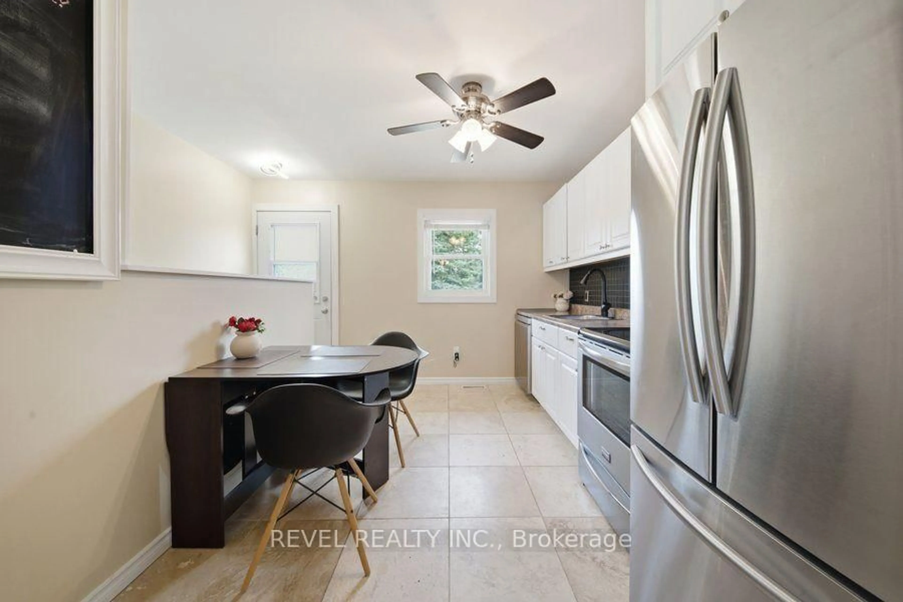 Unknown for 27 Frank St, Brantford Ontario N3T 5C8