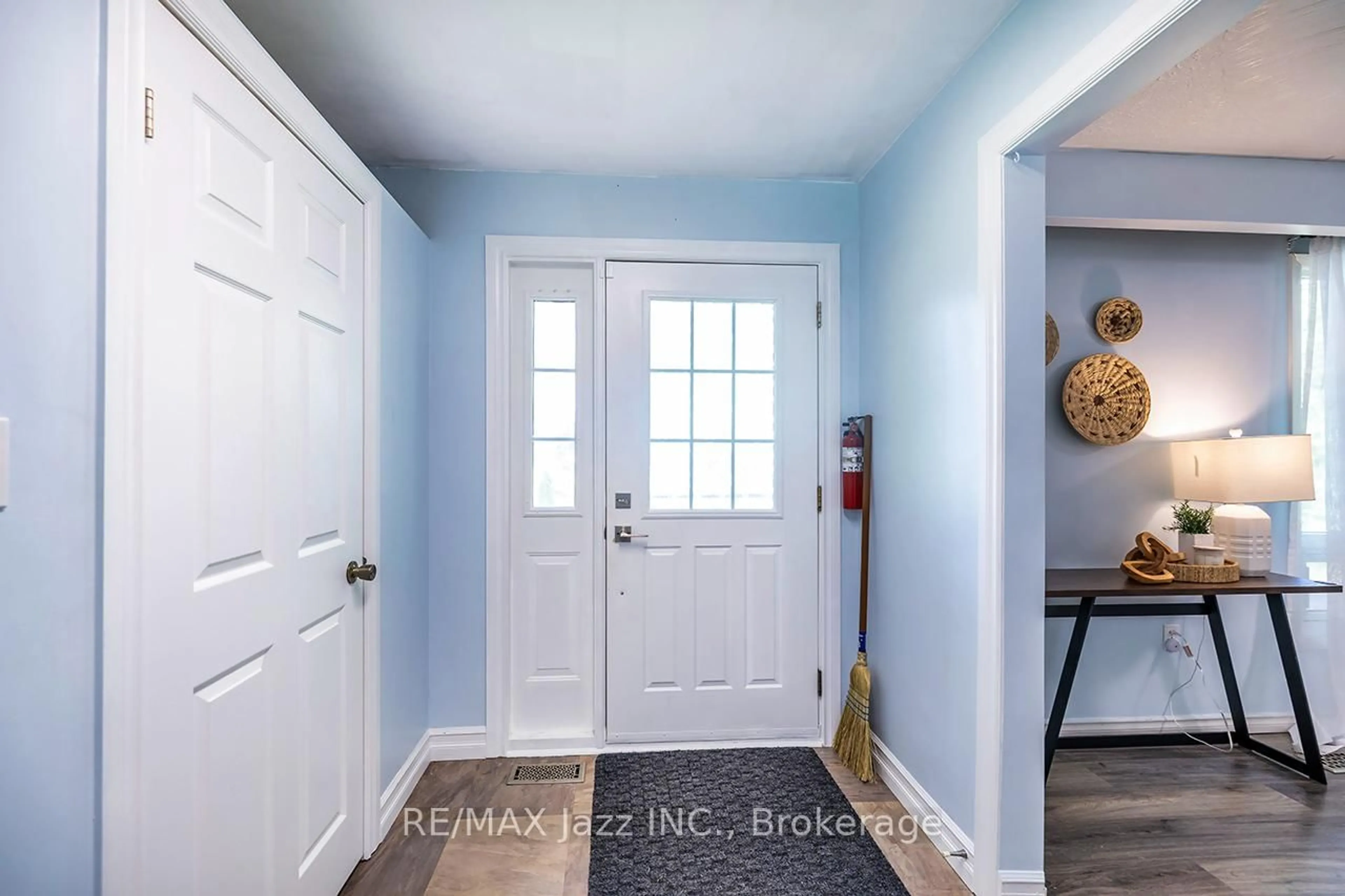 Indoor entryway for 3075 Zion Rd, Port Hope Ontario L1A 3V7
