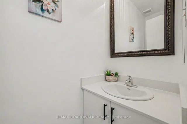 314 Valade Cres, Orleans 4
