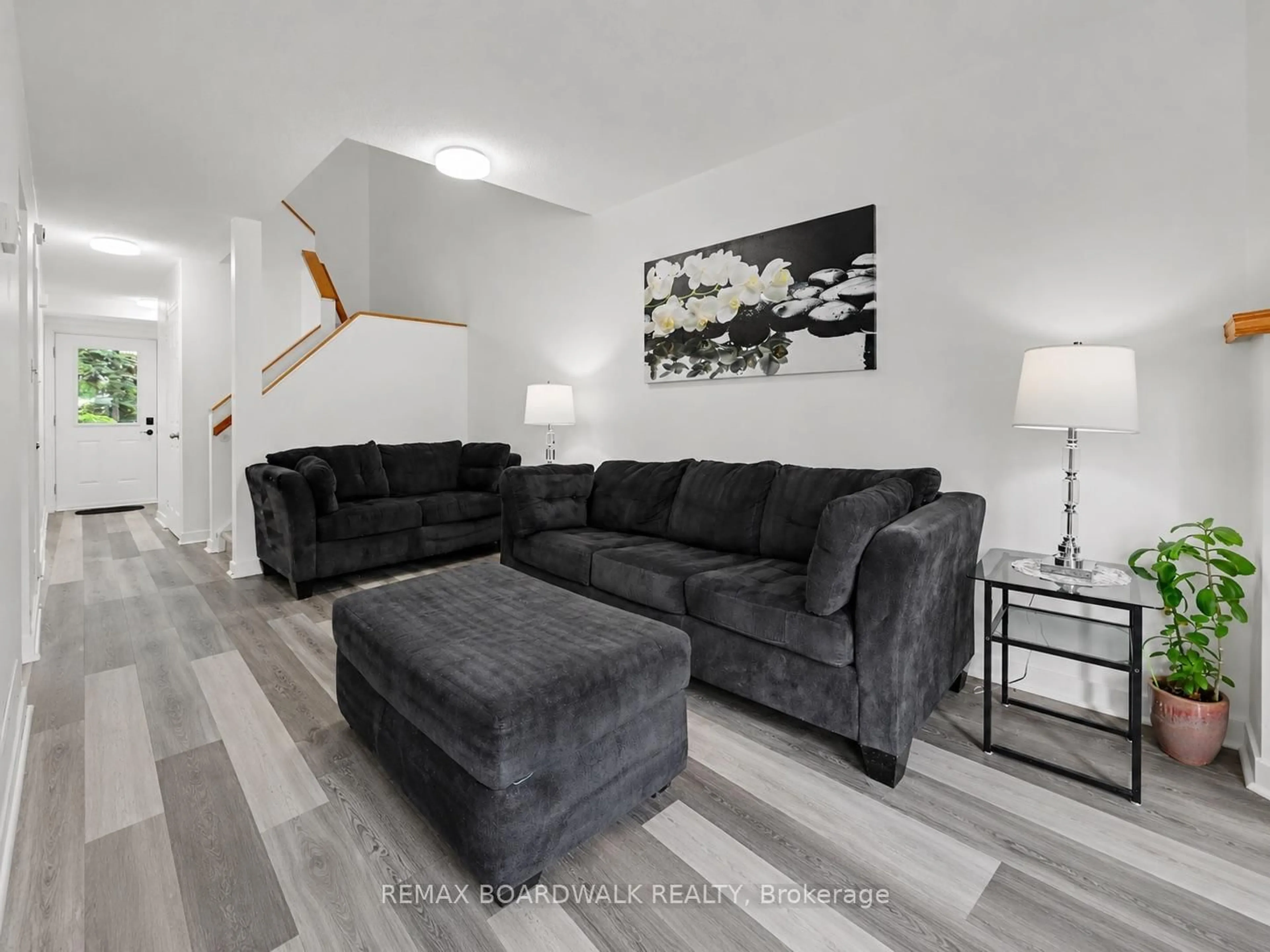 Living room with furniture, unknown for 314 Valade Cres, Orleans Ontario K4A 2X4