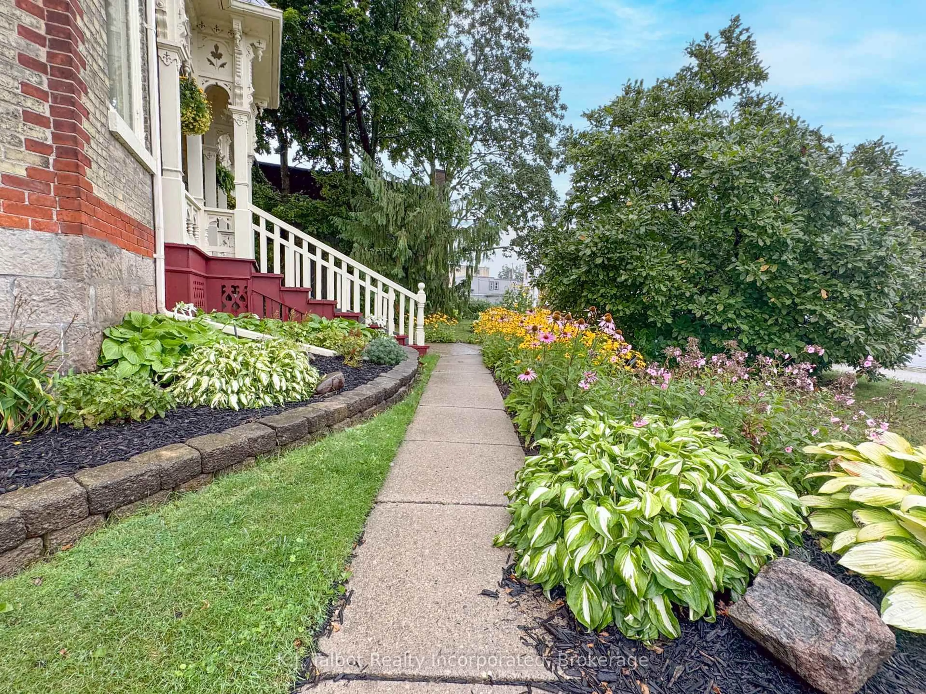 Patio, street for 80 Hamilton St, Goderich Ontario N7A 1P9