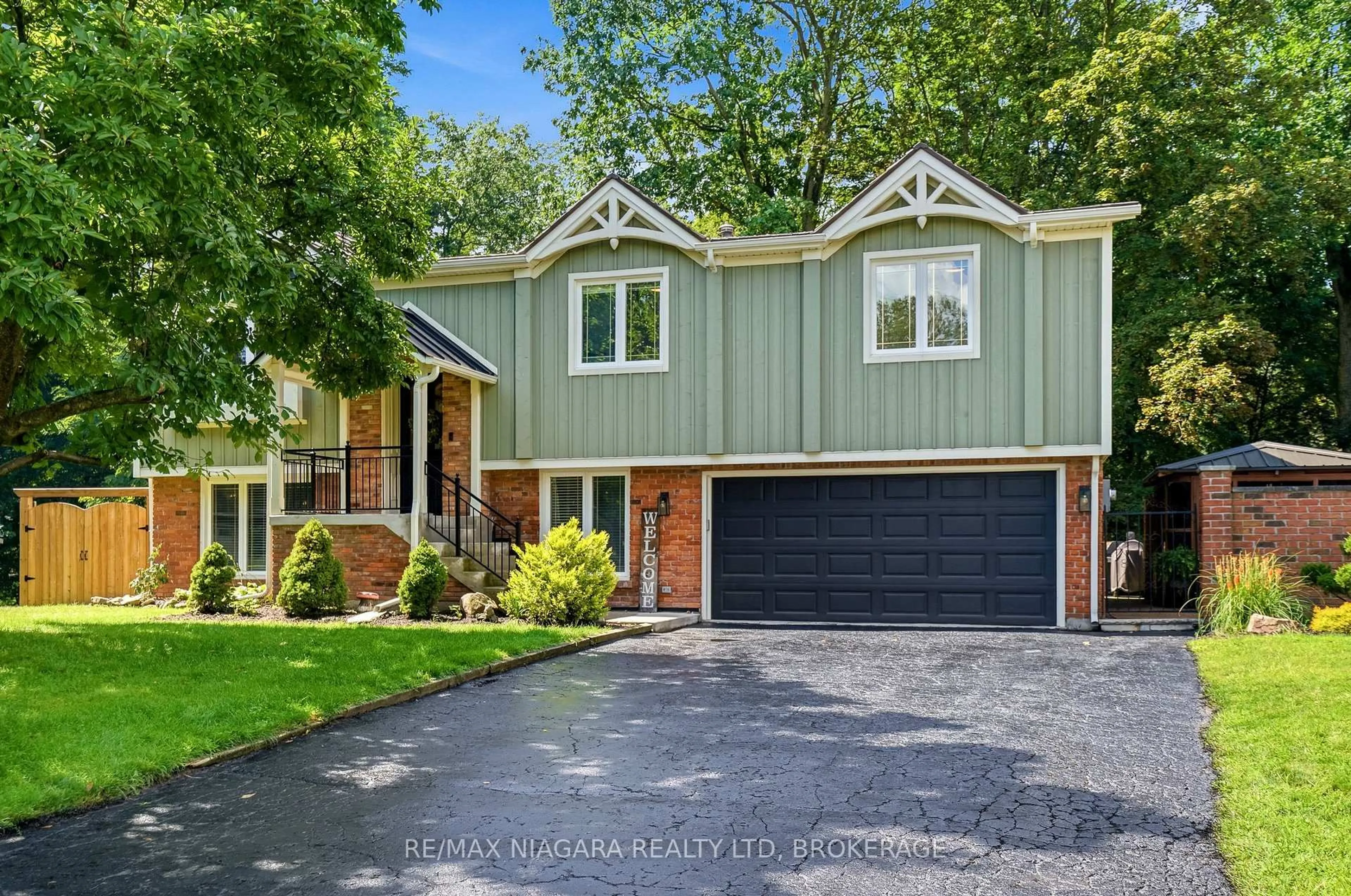 Home with brick exterior material, street for 25 Berkhout Terr, Pelham Ontario L0S 1E2