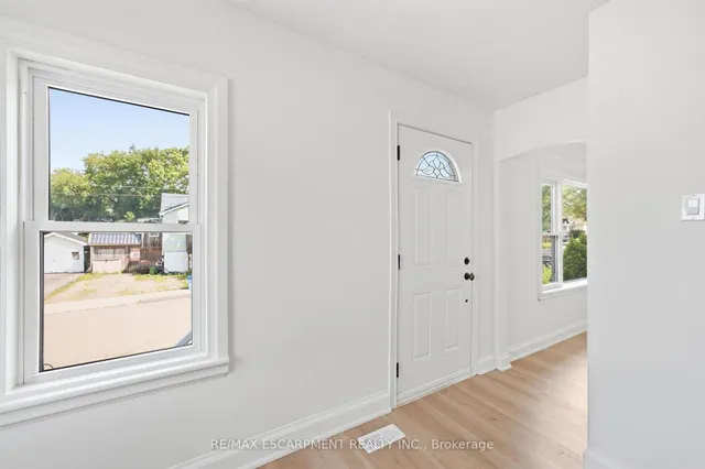 22 David Ave, Hamilton 5