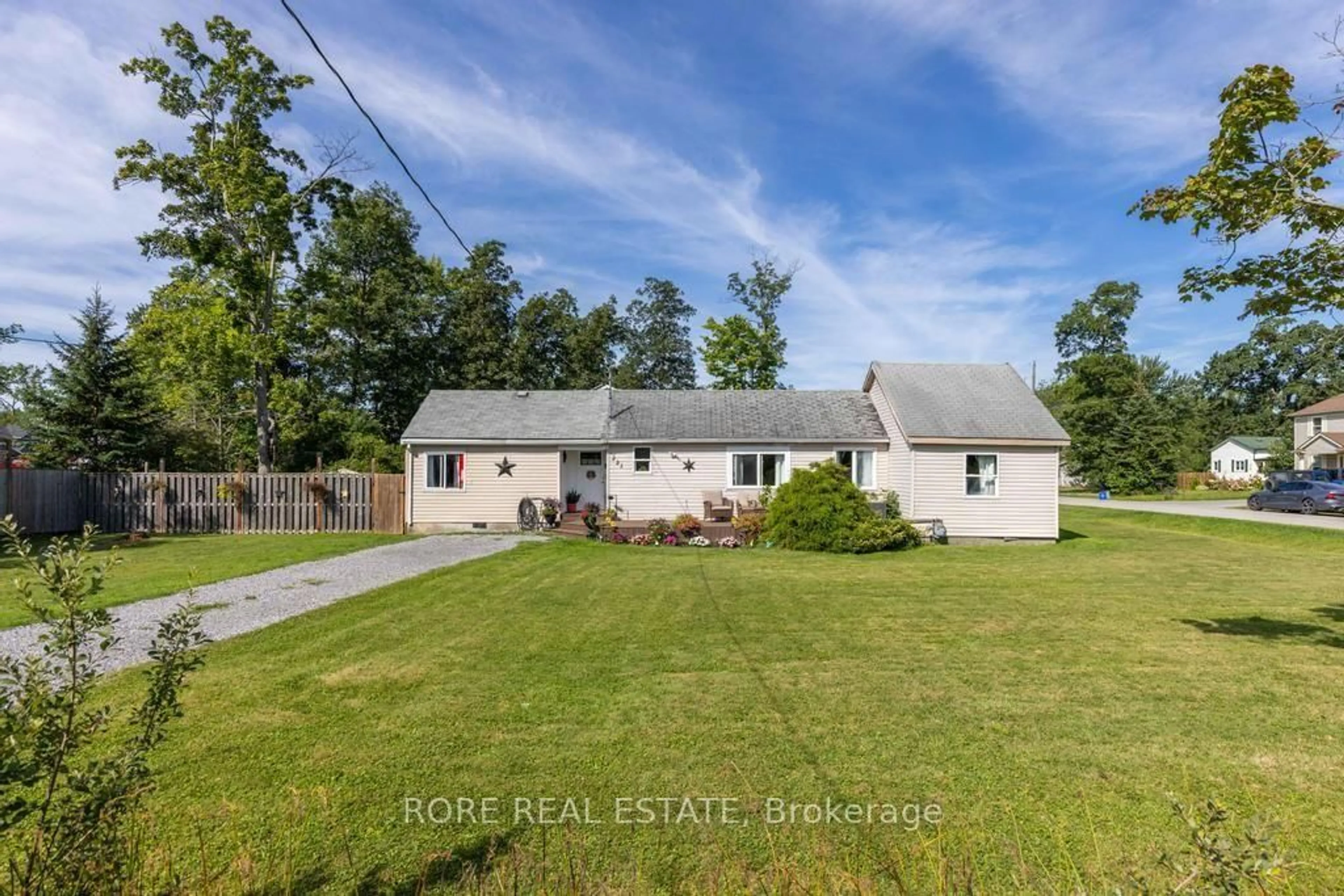 A pic from outside/outdoor area/front of a property/back of a property/a pic from drone, water/lake/river/ocean view for 223 Bernard Ave, Fort Erie Ontario L0S 1N0