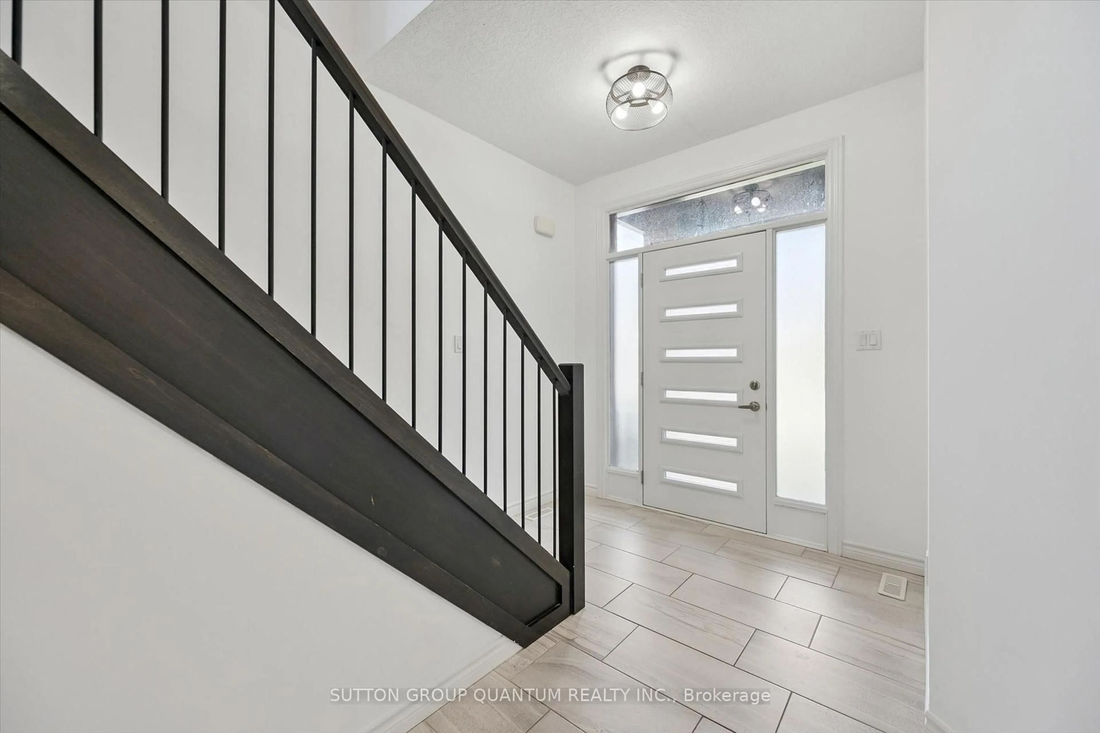 Indoor entryway for 2057 Gough Ave, London North Ontario N5X 0K4