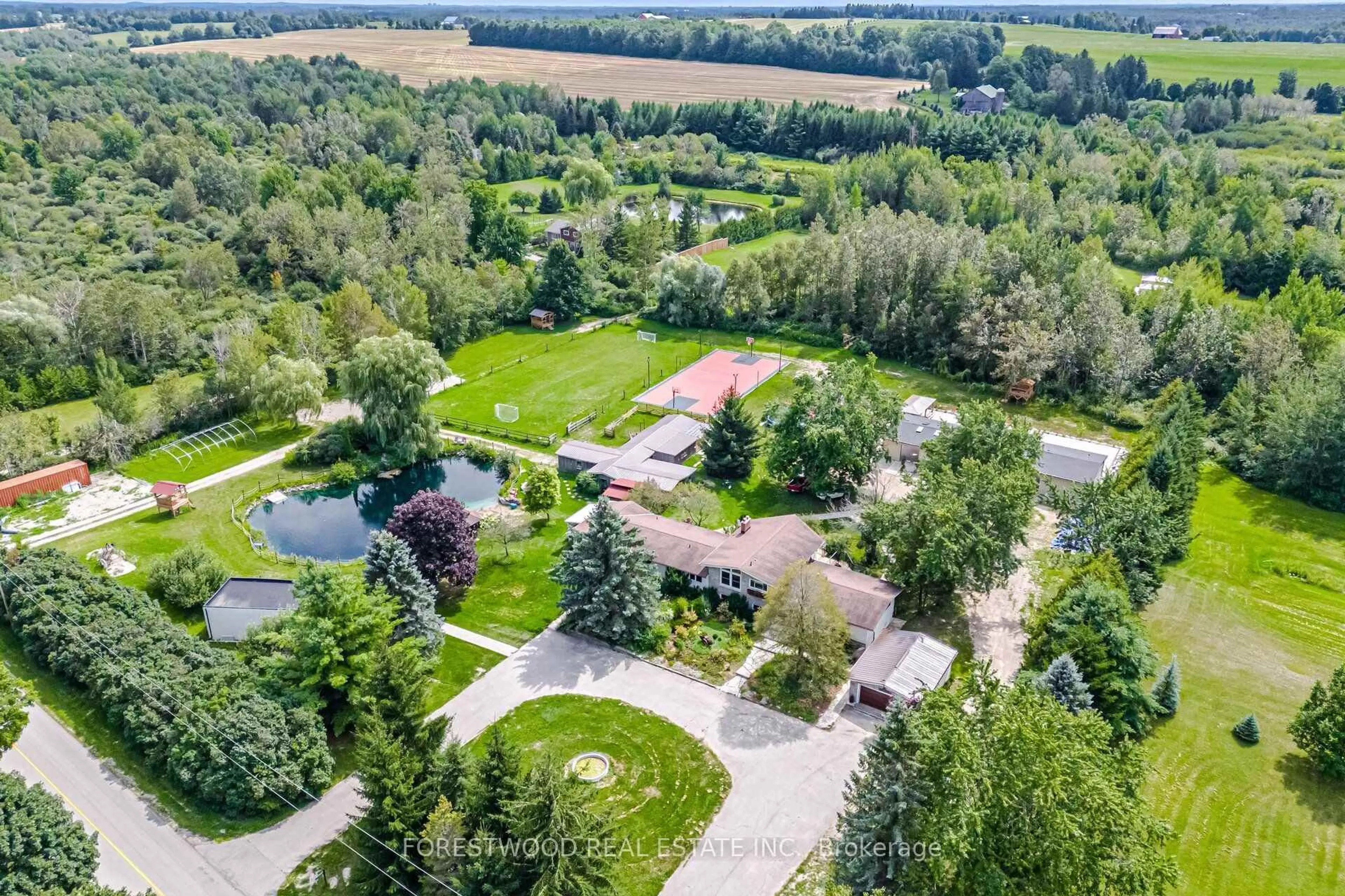 A pic from outside/outdoor area/front of a property/back of a property/a pic from drone, unknown for 5688 SIXTH LINE, Guelph/Eramosa Ontario N0B 2K0