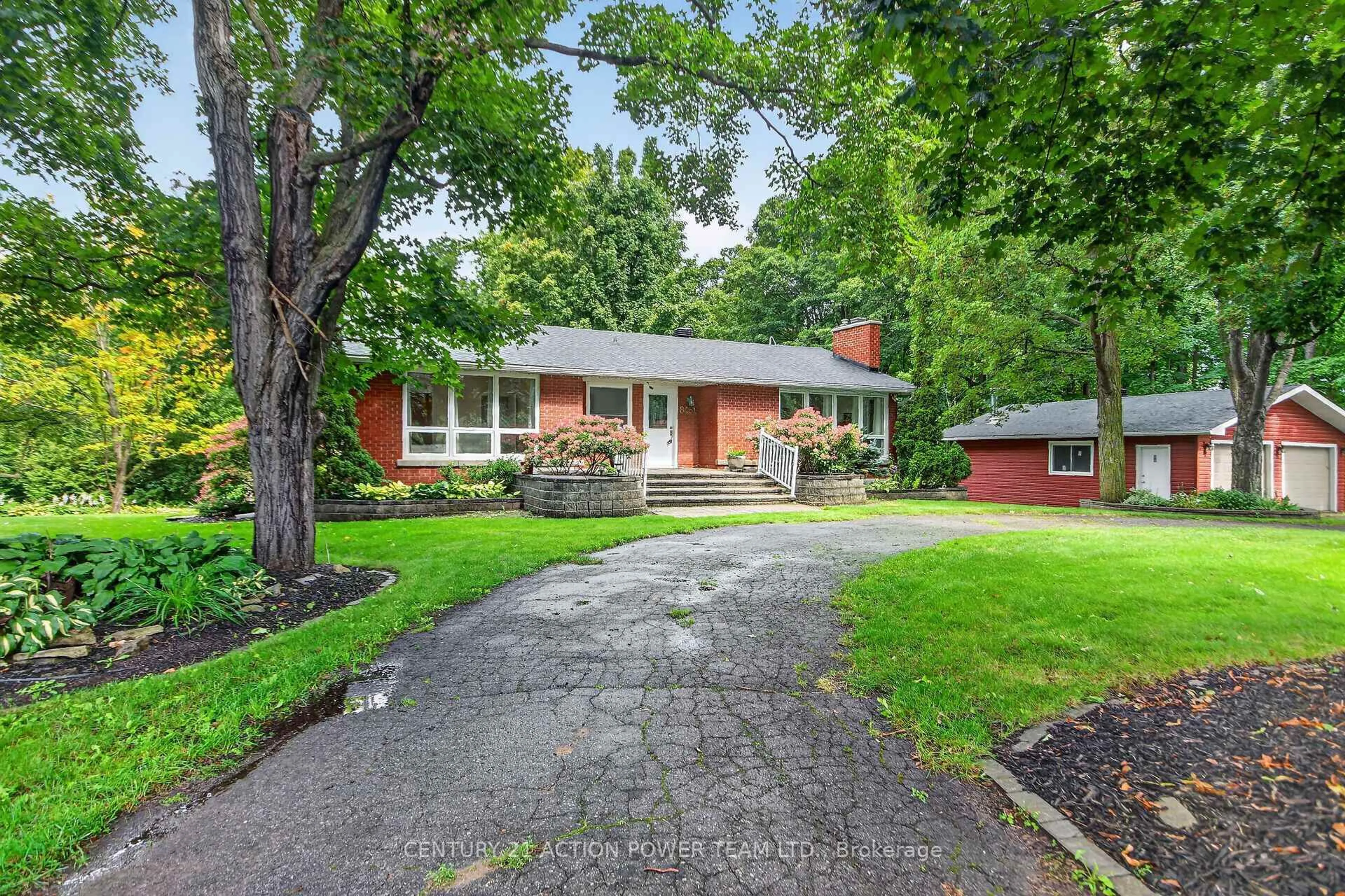 Home with brick exterior material, street for 8431 Victoria St, Metcalfe Ontario K0A 2P0