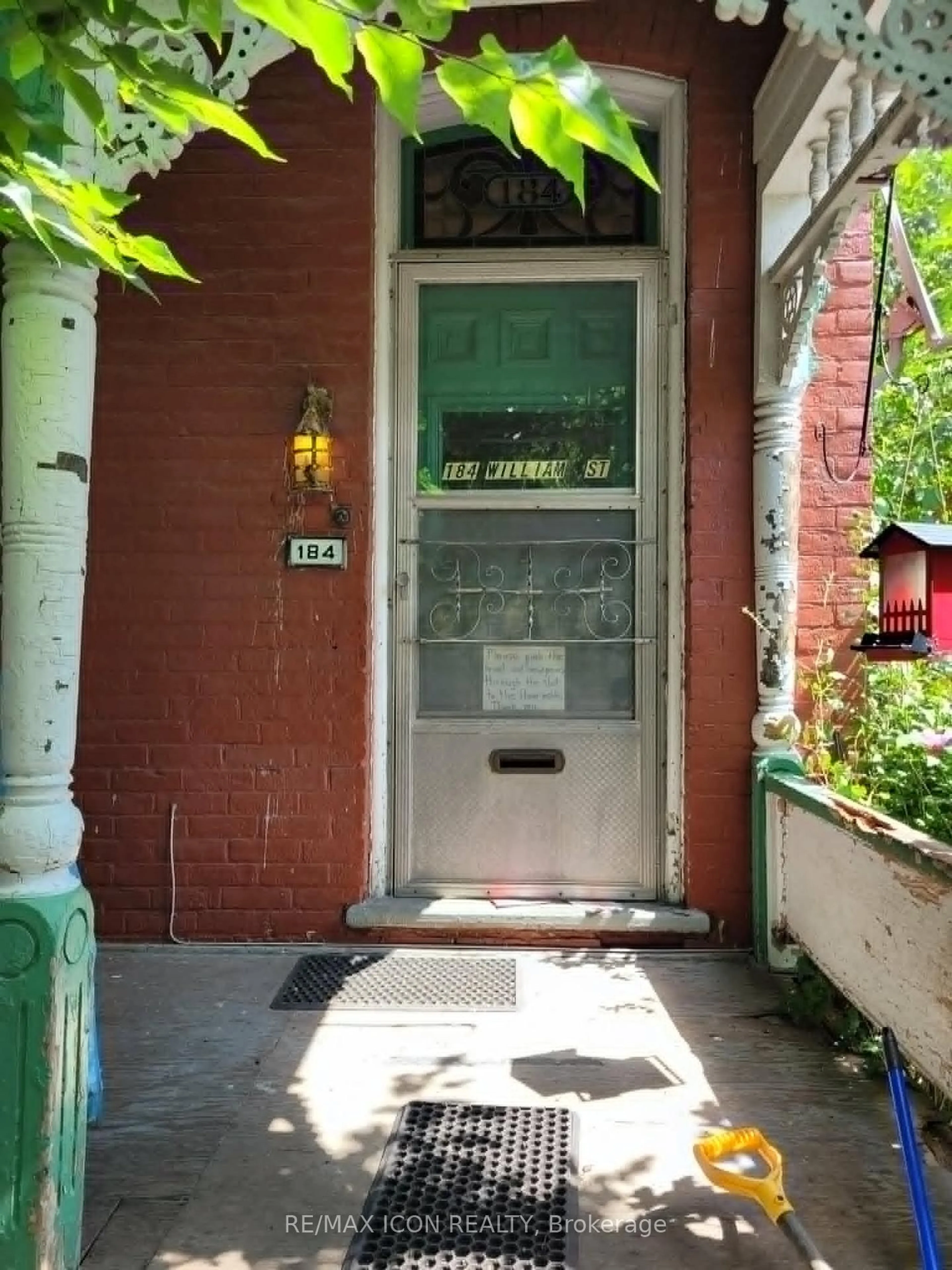 Indoor entryway for 184 William St, London East Ontario N6B 3B7