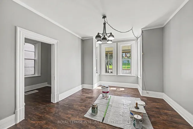 42 Elmsley St, Smiths Falls 5