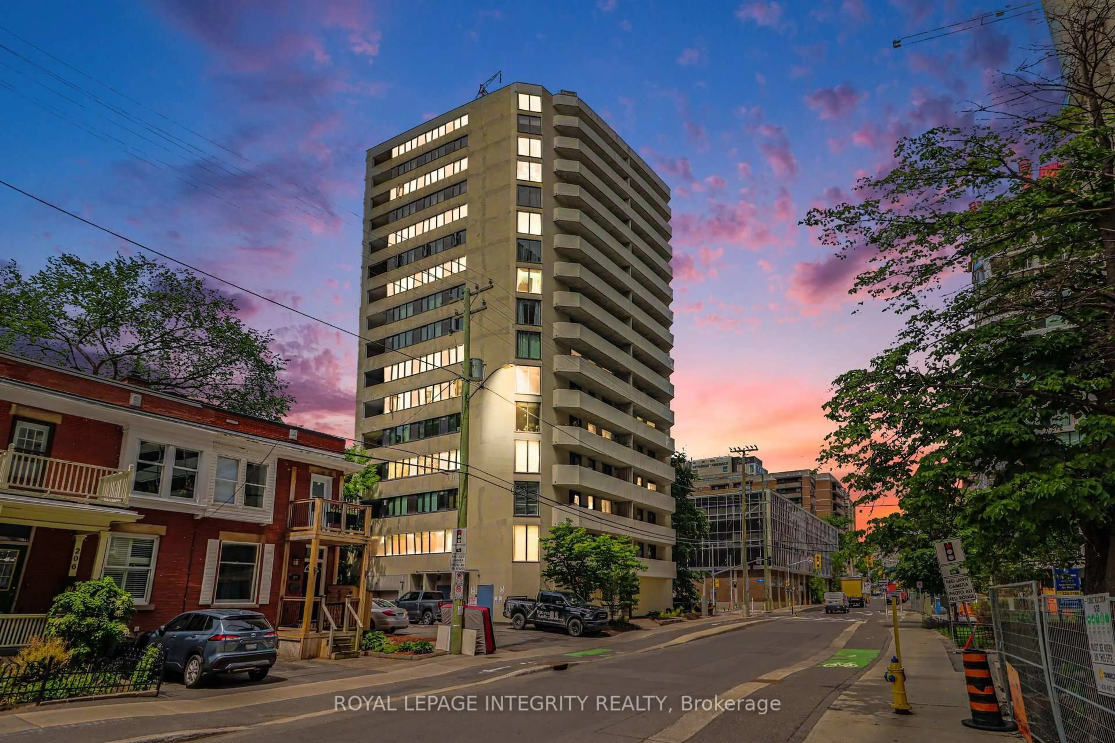 Unknown for 200 Bay St #102, Ottawa Ontario K1R 7W8