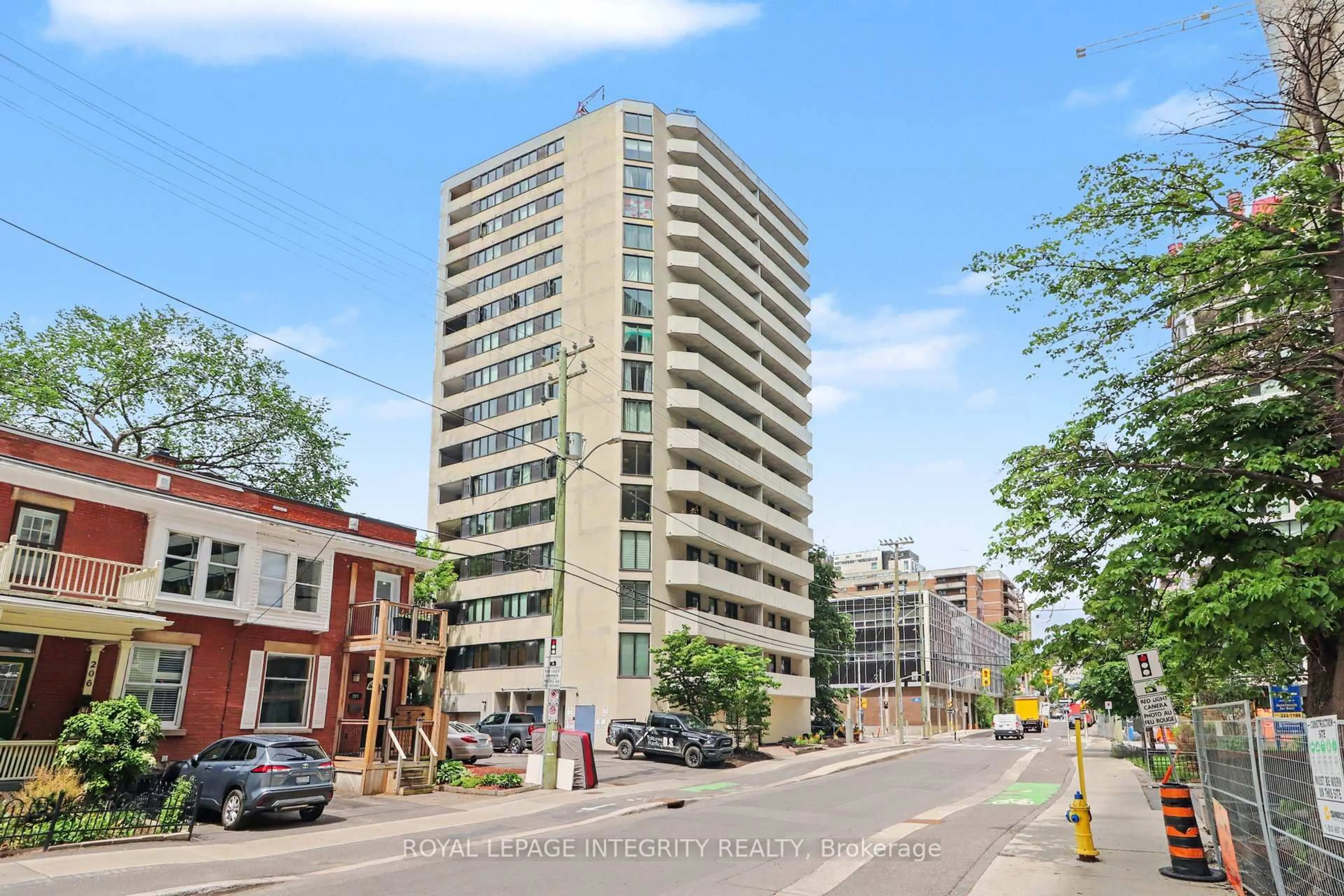 Unknown for 200 Bay St #102, Ottawa Ontario K1R 7W8