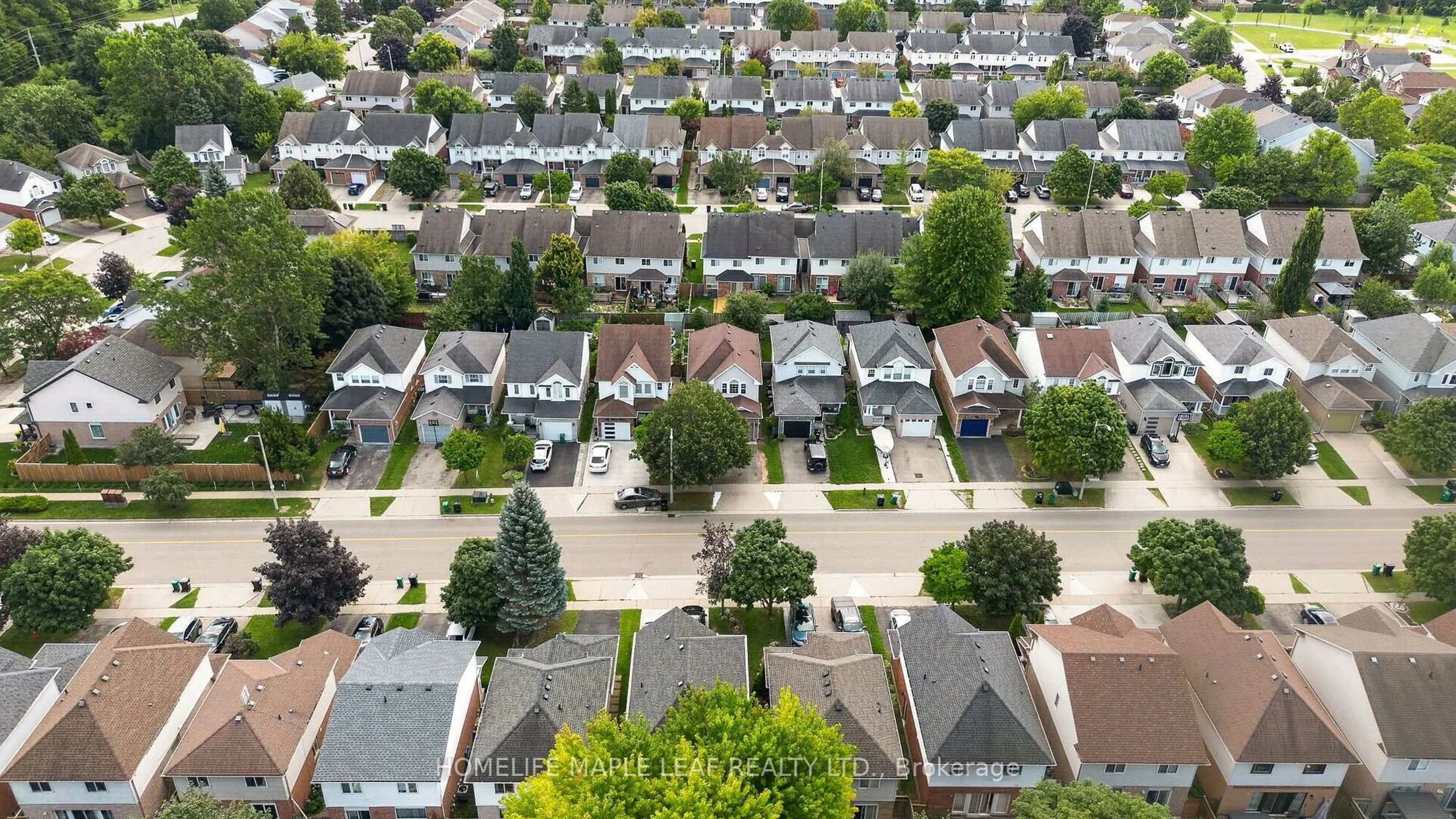 A pic from outside/outdoor area/front of a property/back of a property/a pic from drone, street for 211 Melran Dr, Cambridge Ontario N3C 4E5