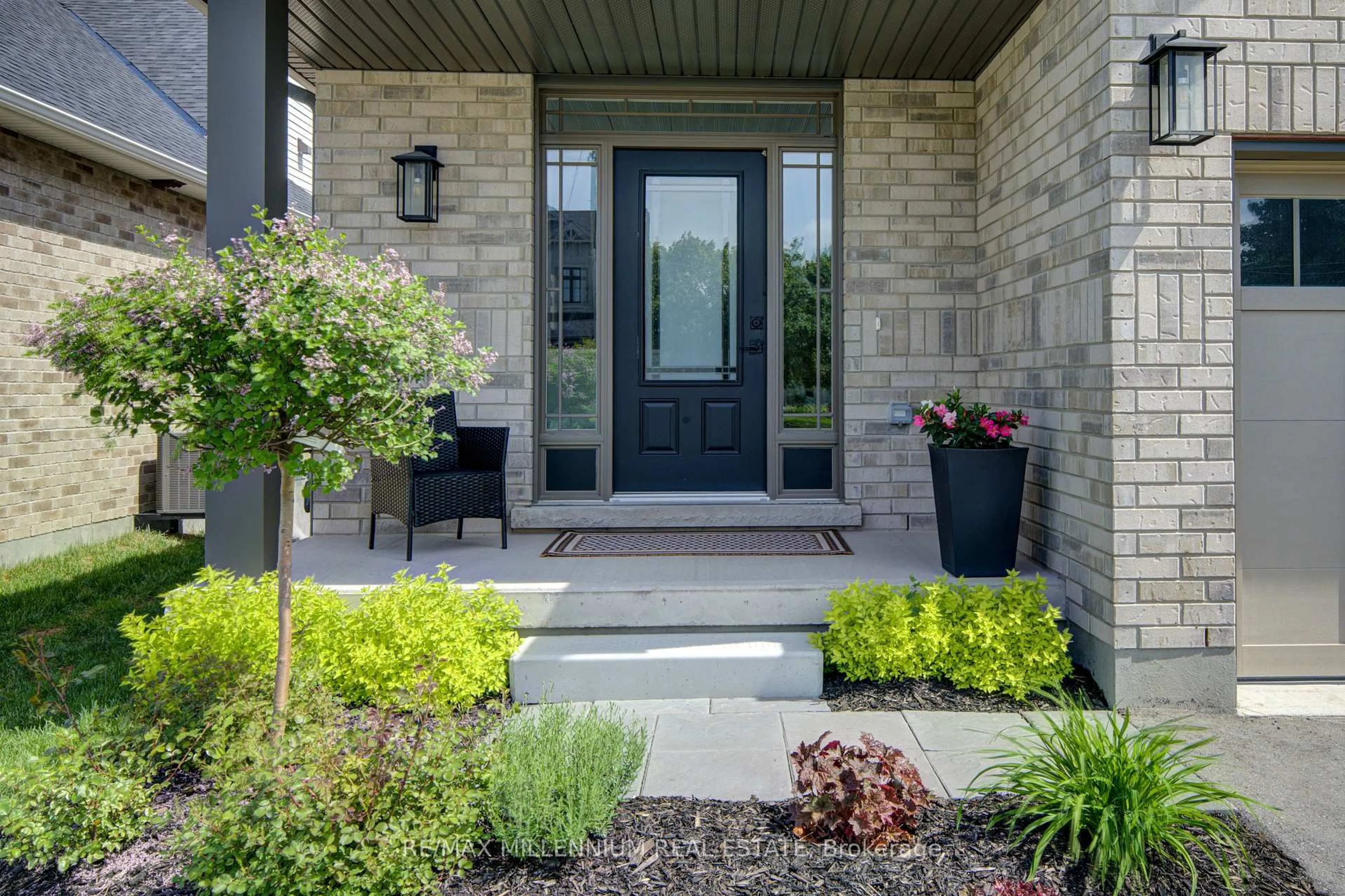 Indoor entryway for 53 Uplands Dr, Grey Highlands Ontario N0C 1H0