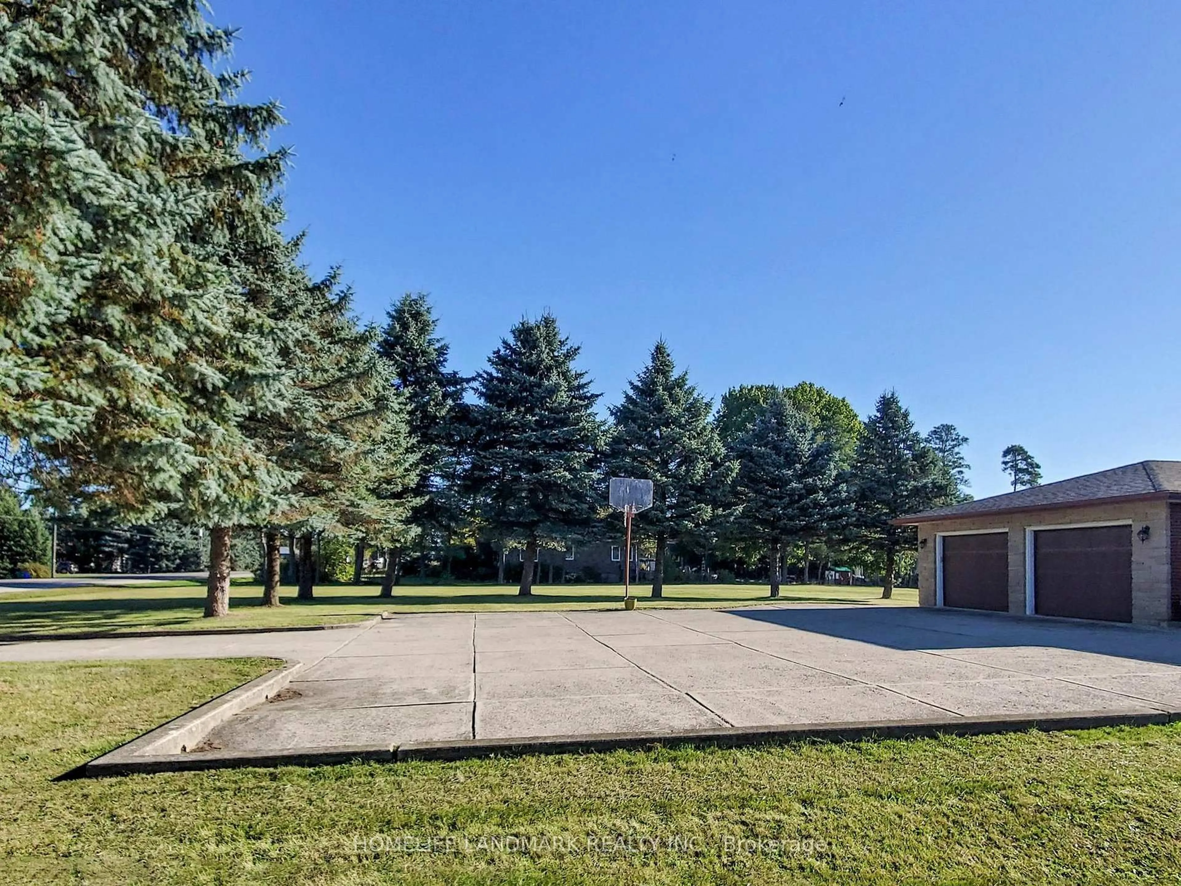 A pic from outside/outdoor area/front of a property/back of a property/a pic from drone, unknown for 7897 Hwy 7 Rd, Guelph/Eramosa Ontario N1H 6H8