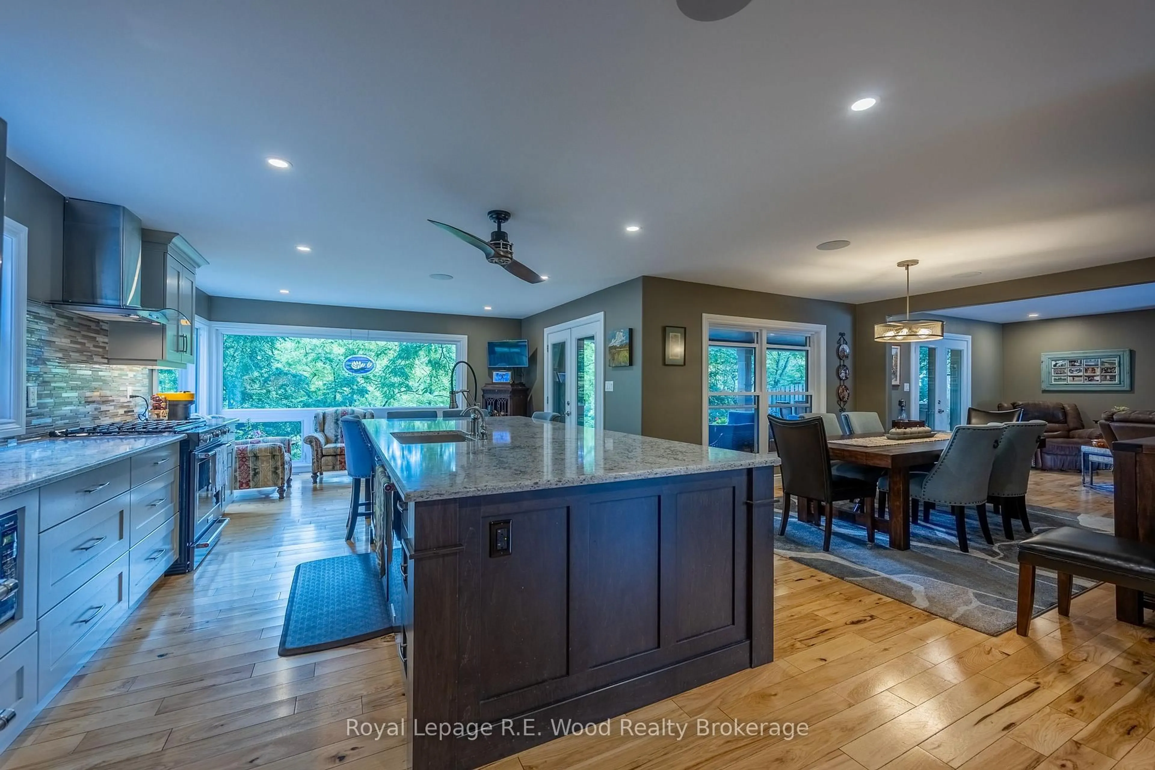 Open concept kitchen, unknown for 51 Parkwood Dr, Tillsonburg Ontario N4G 2B7