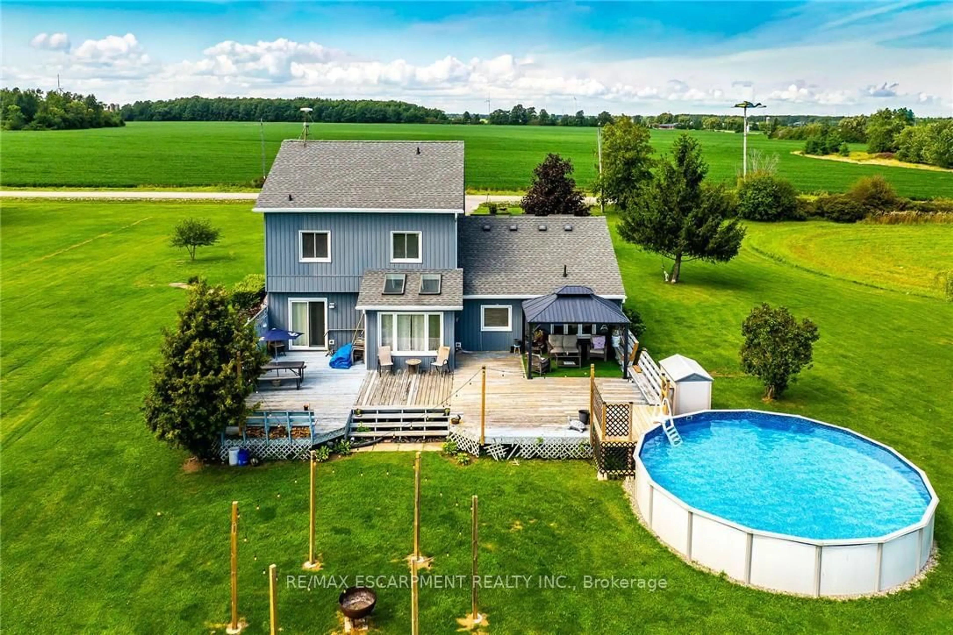 A pic from outside/outdoor area/front of a property/back of a property/a pic from drone, water/lake/river/ocean view for 450 Concession 6 Rd, Haldimand Ontario N0A 1G0