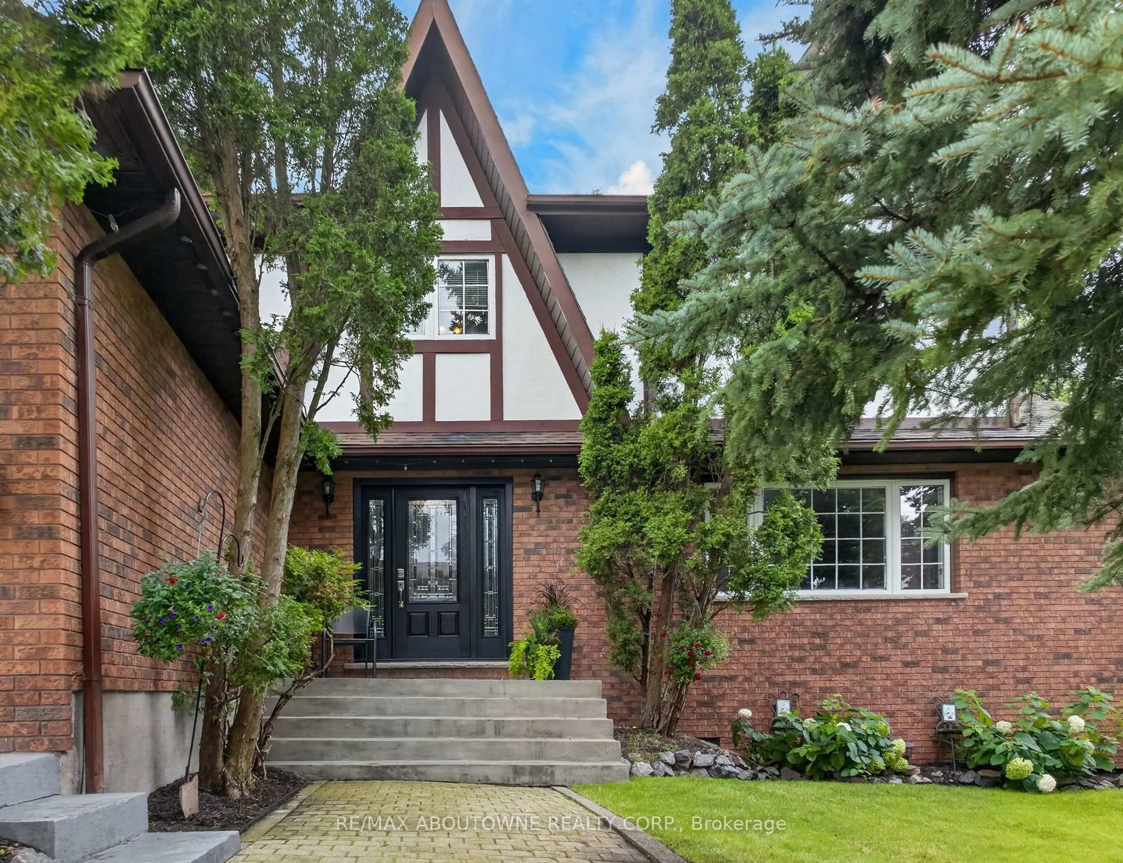 Home with brick exterior material, street for 2023 Latimer Cres, Greater Sudbury Ontario P3E 5N6