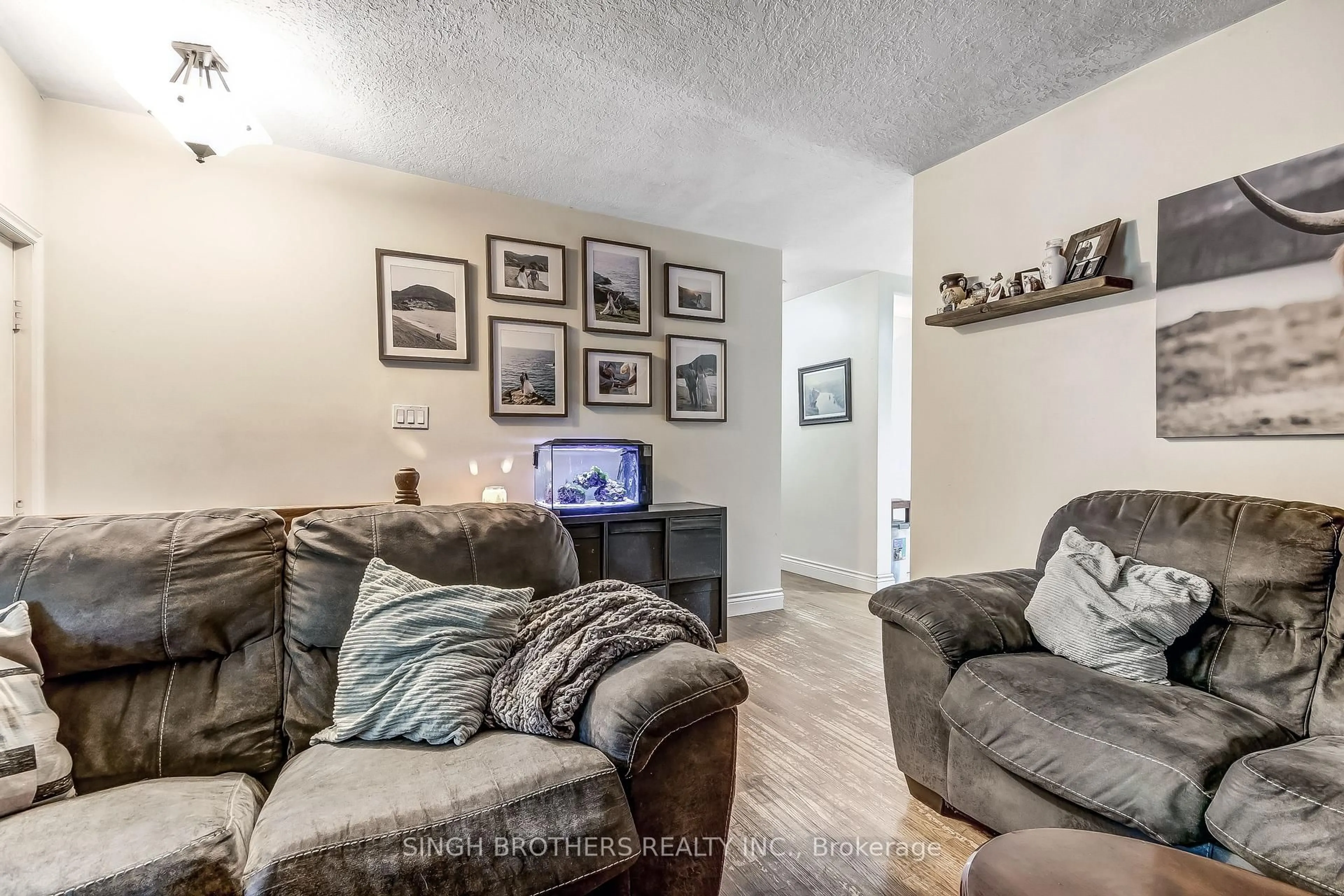 Living room with furniture, unknown for 344 Springbank Ave, Woodstock Ontario N4S 7R6