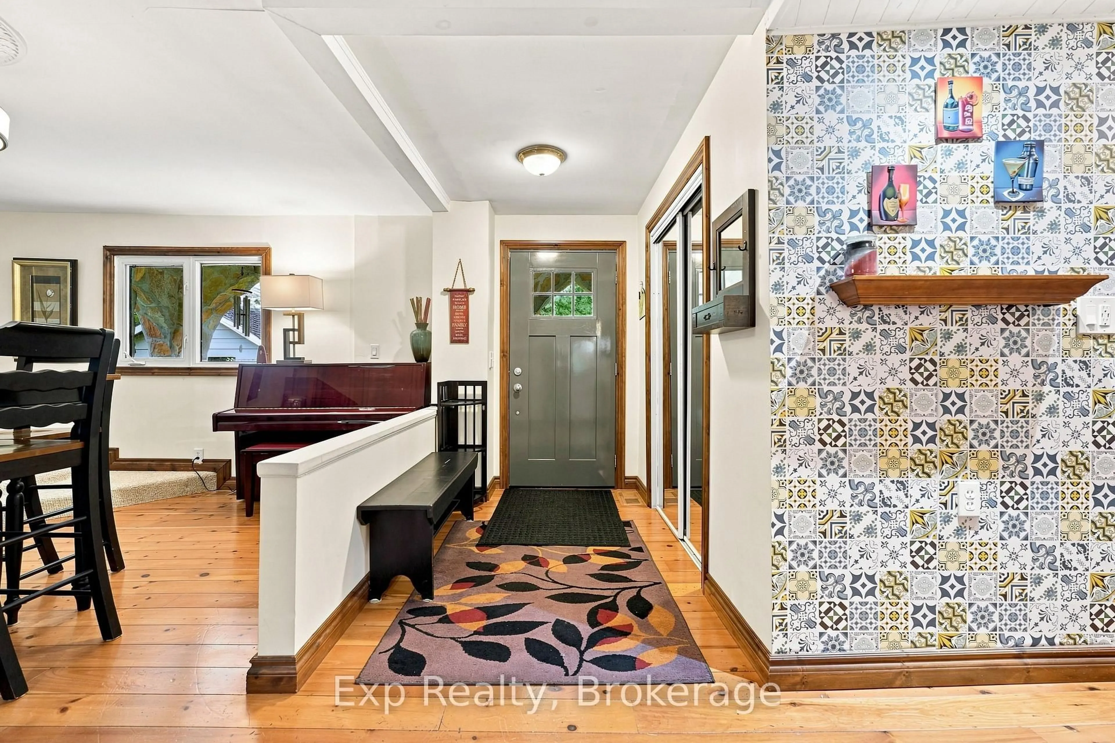 Indoor entryway for 587 Scuttlehole Rd, Belleville Ontario K0K 2V0