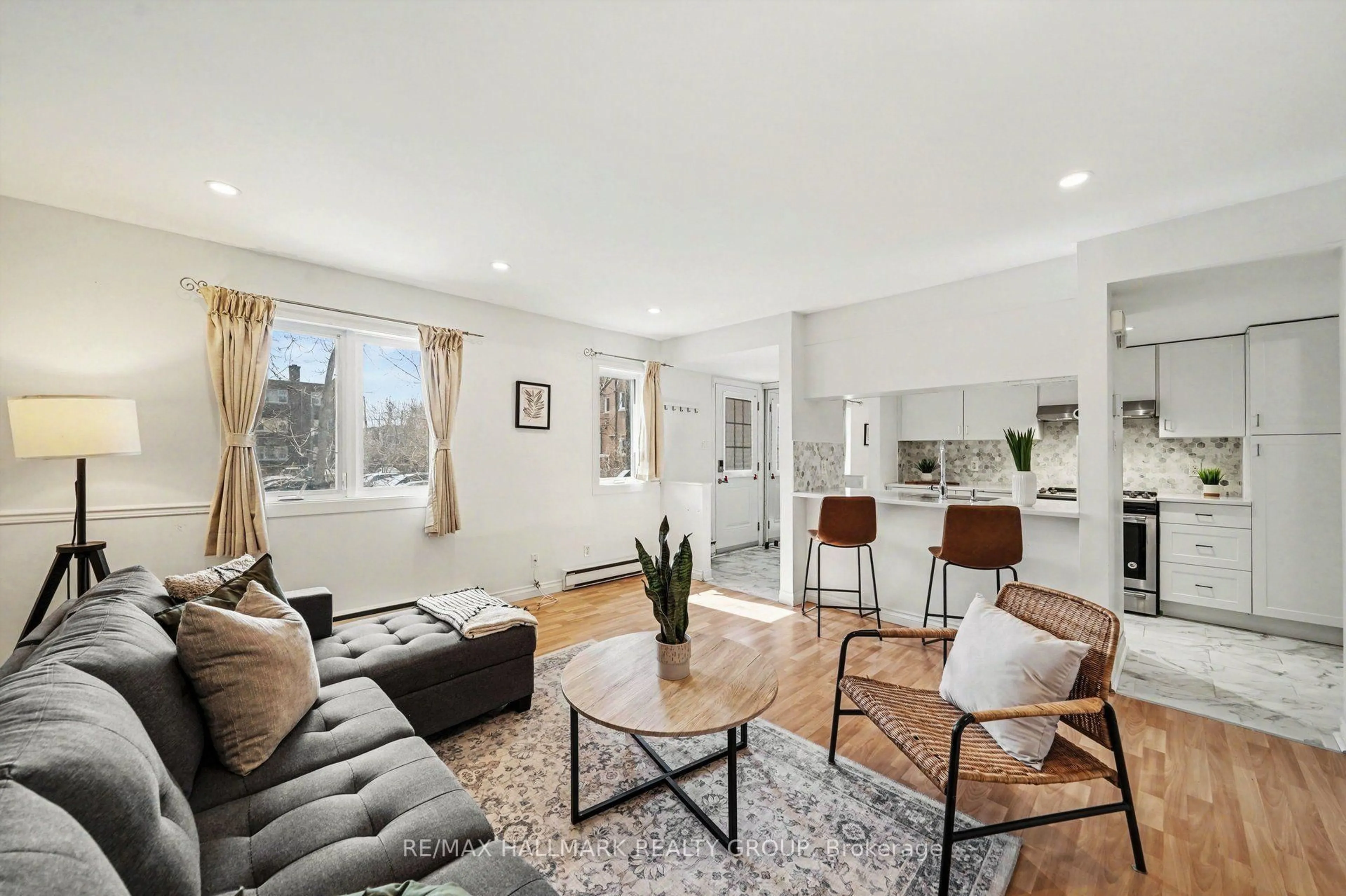 Living room with furniture, unknown for 1204 Shillington Ave #15, Ottawa Ontario K1Z 7Z4