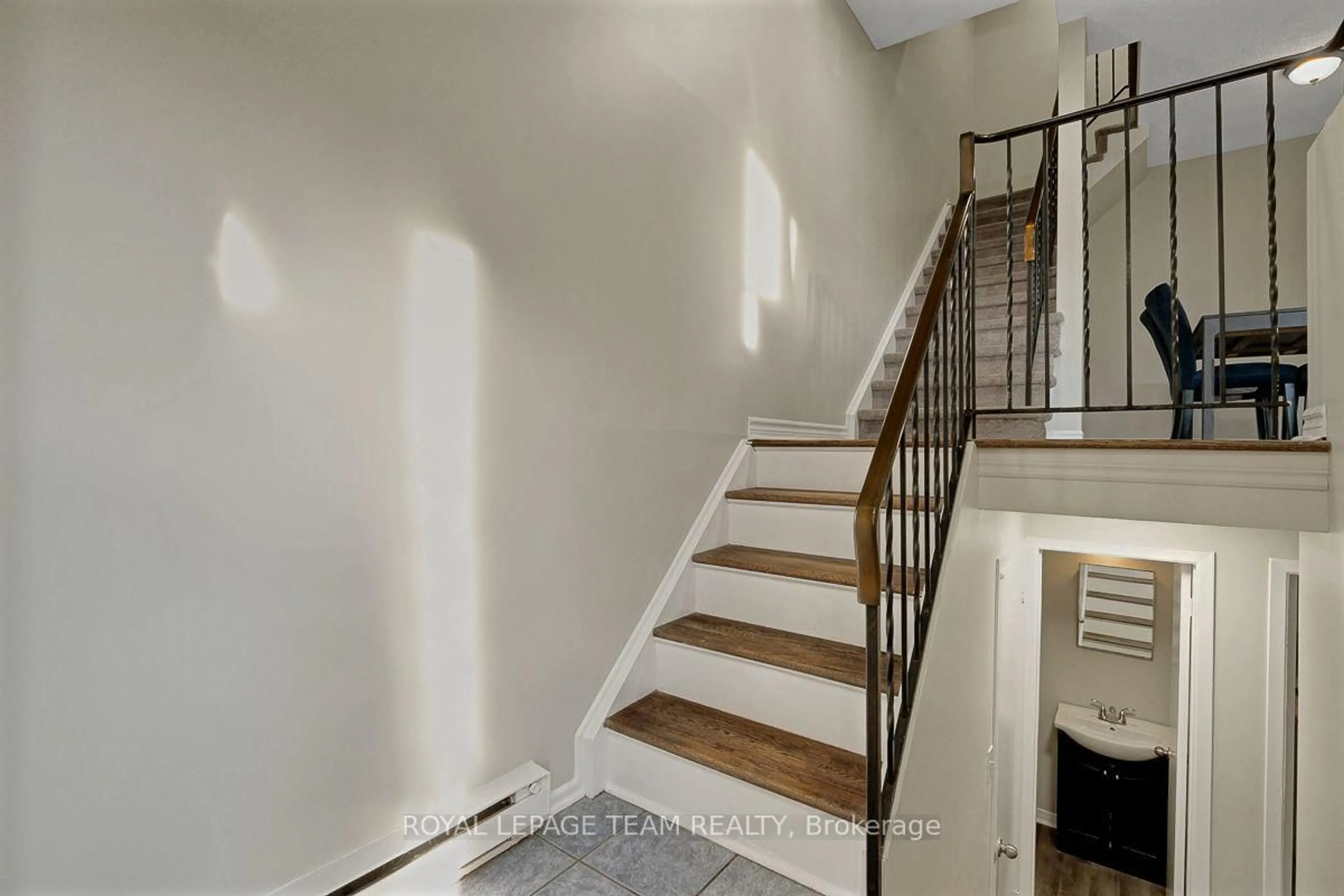 Stairs for 13 Woodvale Green #Unit# A, Ottawa Ontario K2G 4H1
