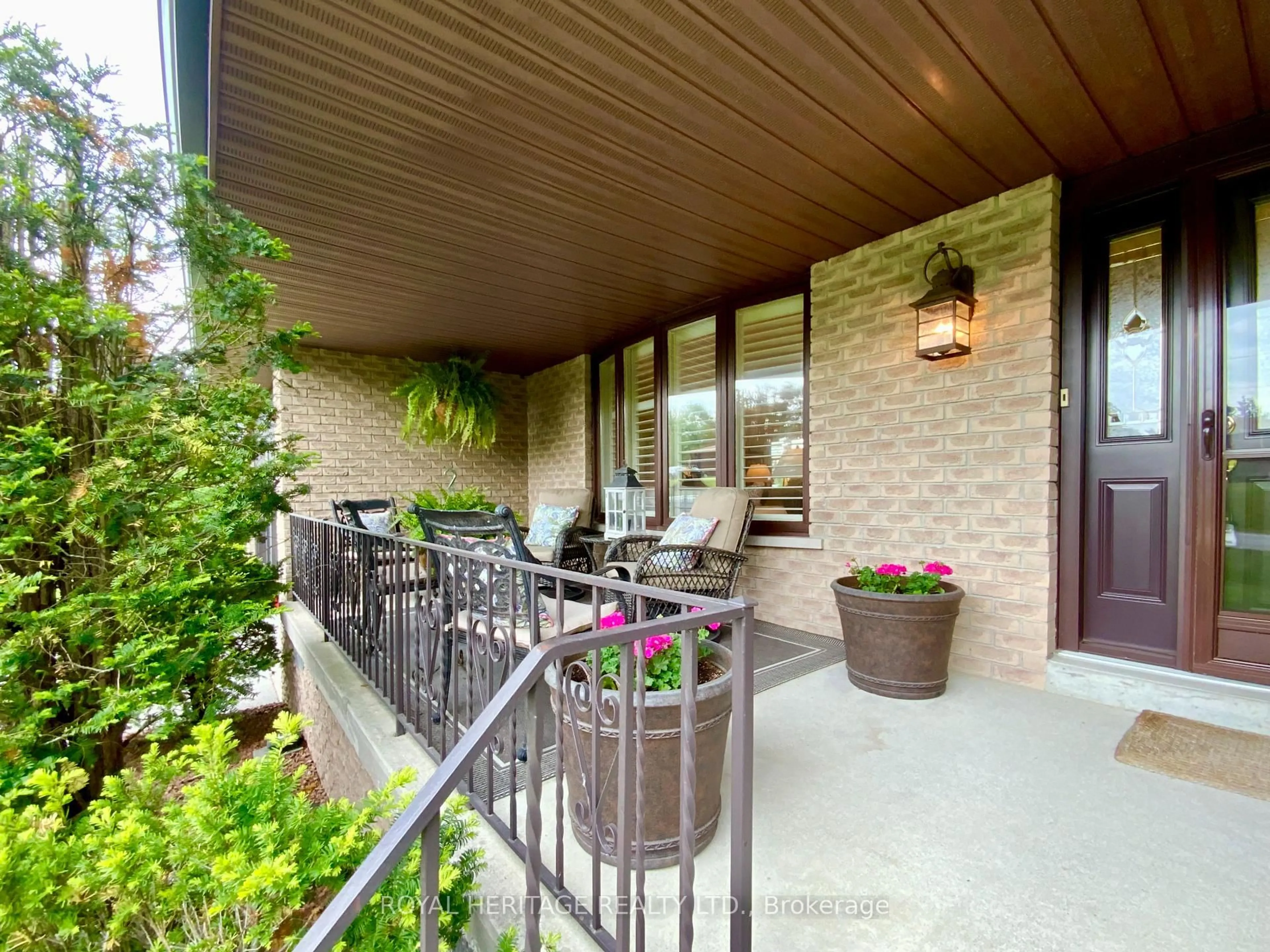 Patio, street for 331 Port Colony Rd, Kawartha Lakes Ontario K0M 1A0