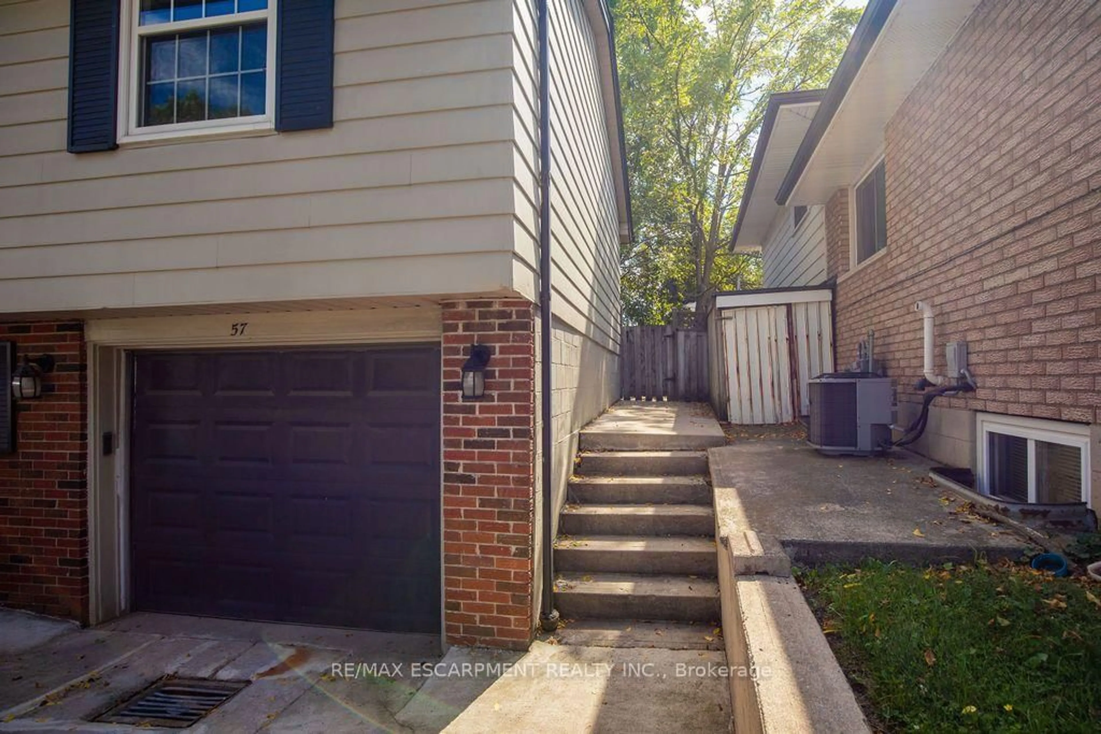 Unknown for 57 Valery Crt, Hamilton Ontario L9C 2W2