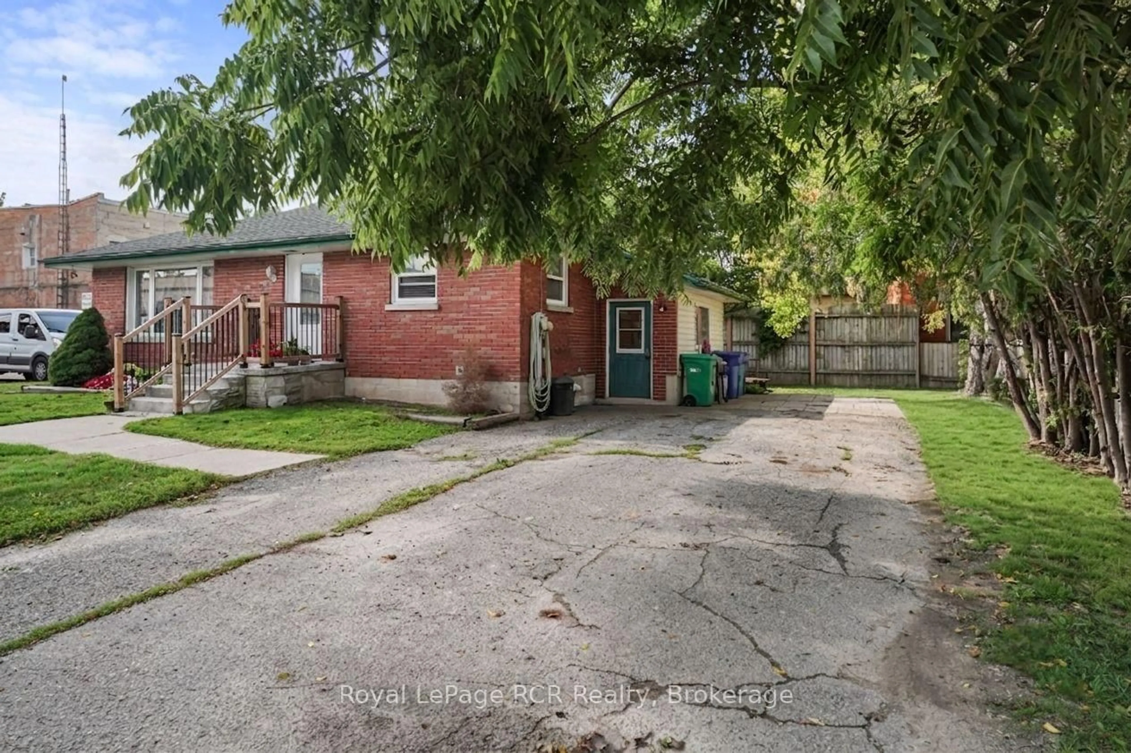 Unknown for 16 Patrick St, North Huron Ontario N0G 2W0