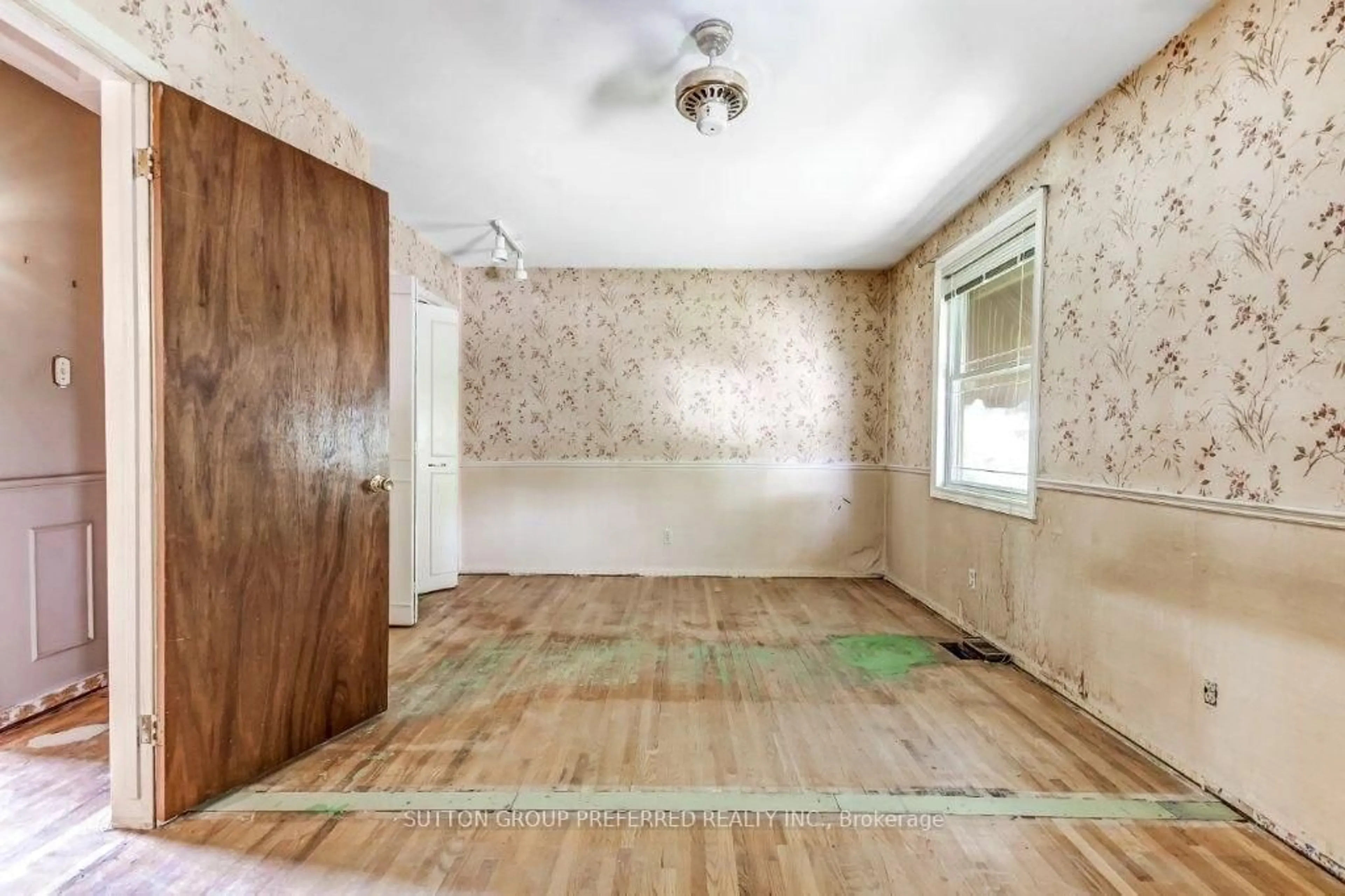 A pic of a room for 1 Pickwick Pl, London East Ontario N5V 2P6