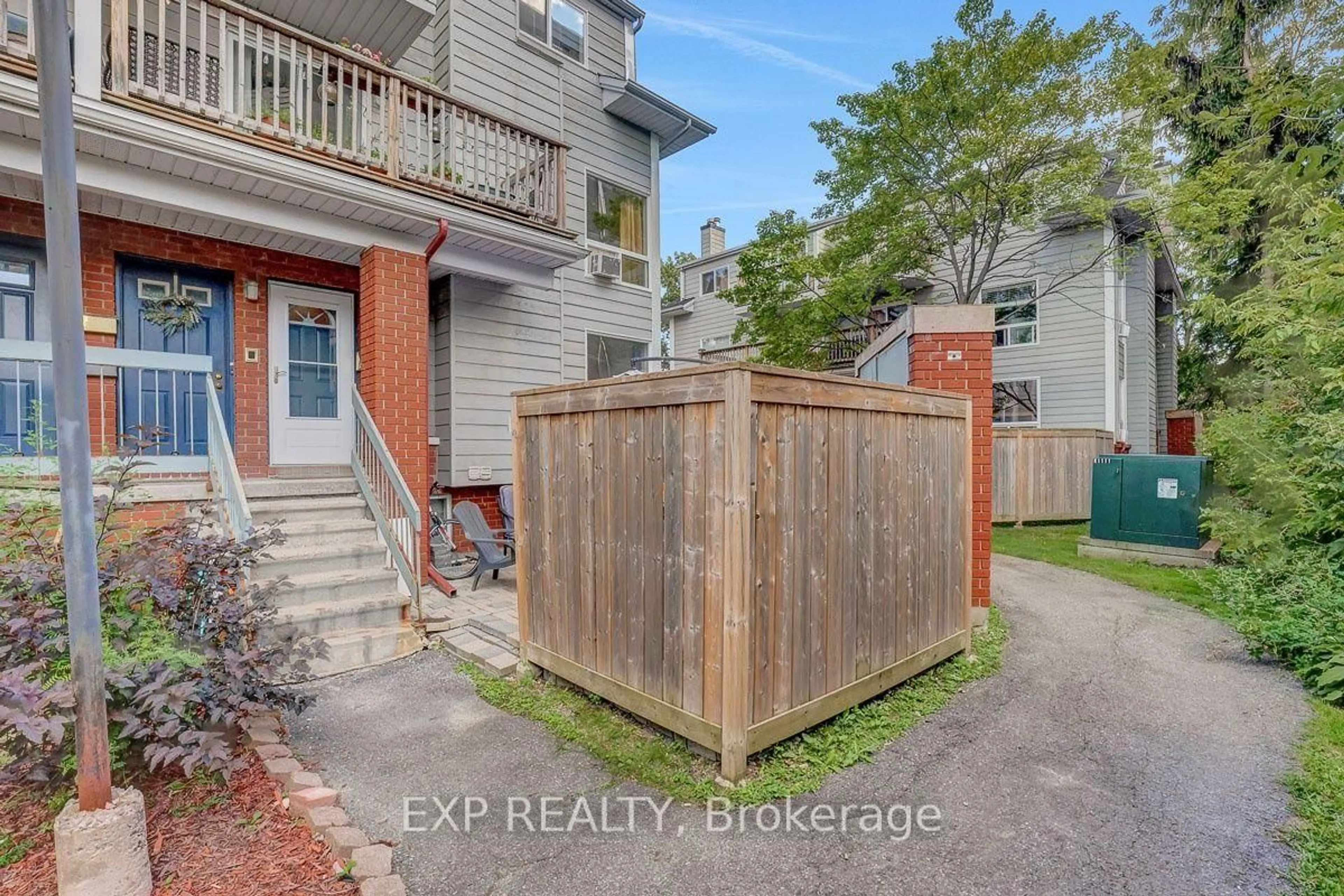 Patio, street for 20 Hart Ave #F, Ottawa Ontario K1K 4H8